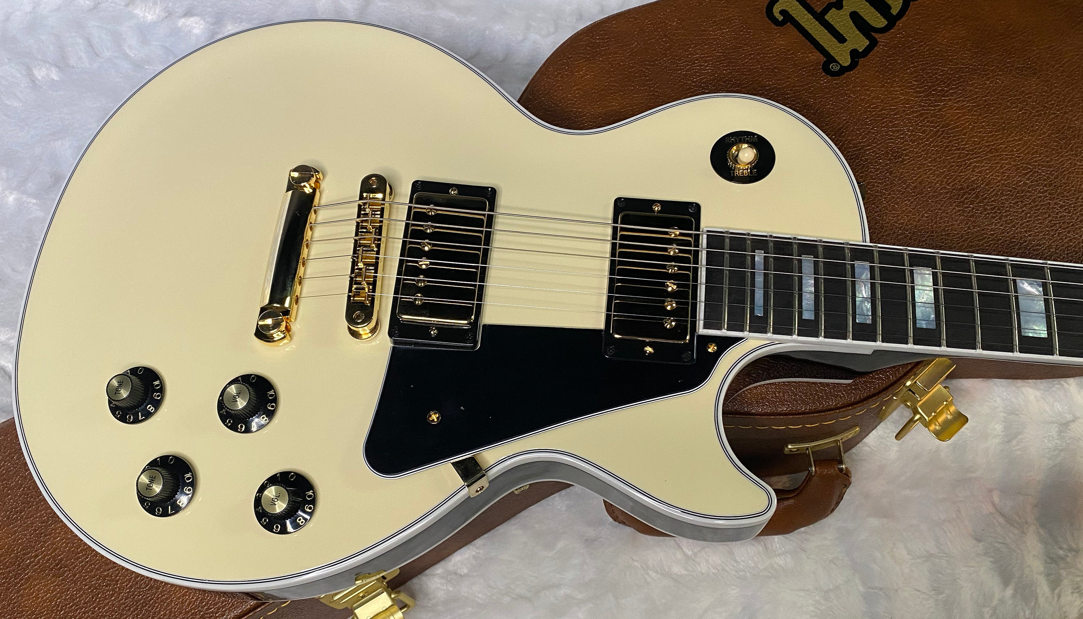 NEW! Gibson USA Les Paul Custom 70s - Buttercream - 10.35lbs - Authorized Dealer - G07014
