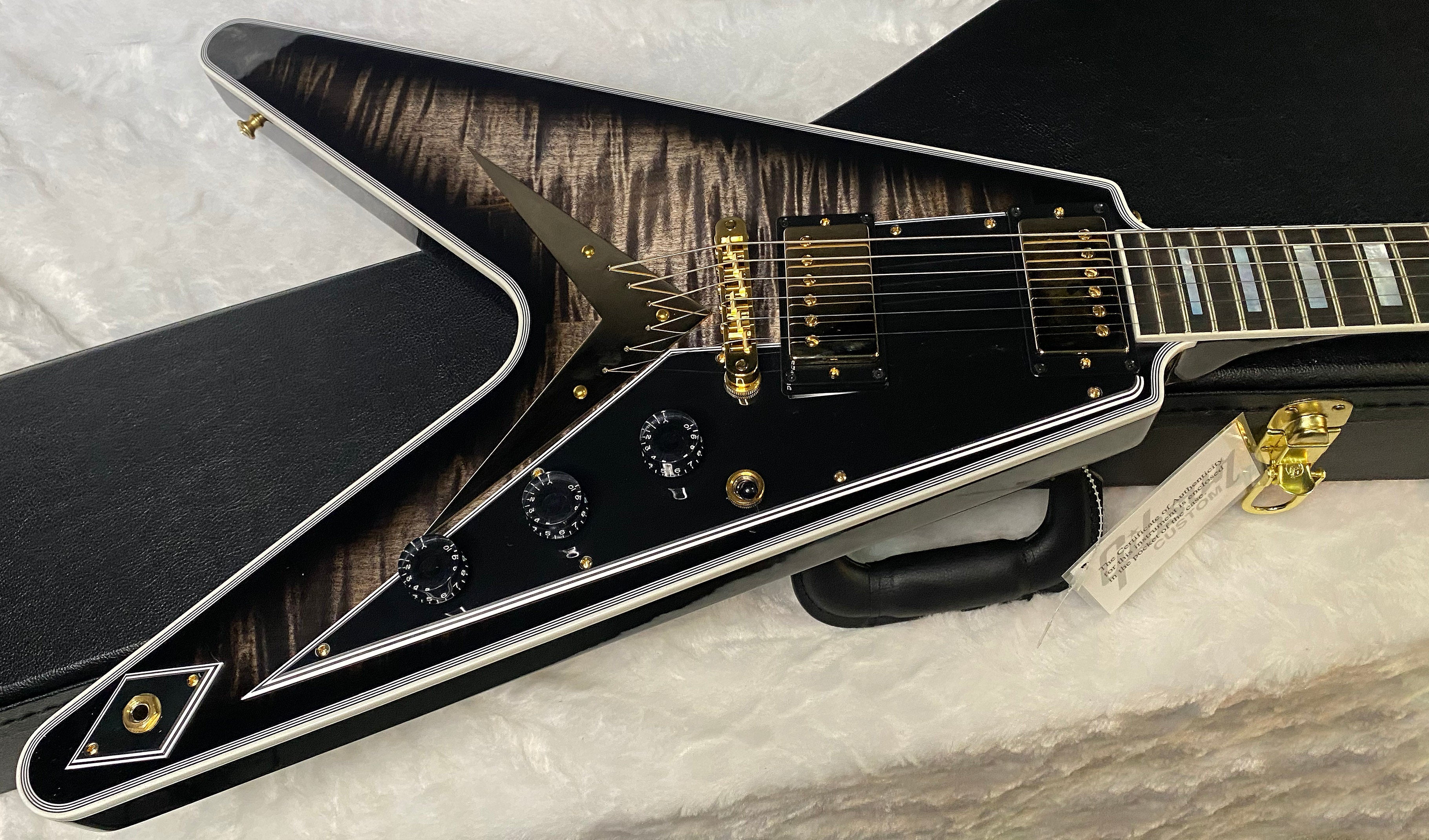 NEW! Gibson Custom Shop Flying V Custom - Cobra Black Curly Flame Top - Authorized Dealer - Ultra RARE! 7.1 lbs - G07007