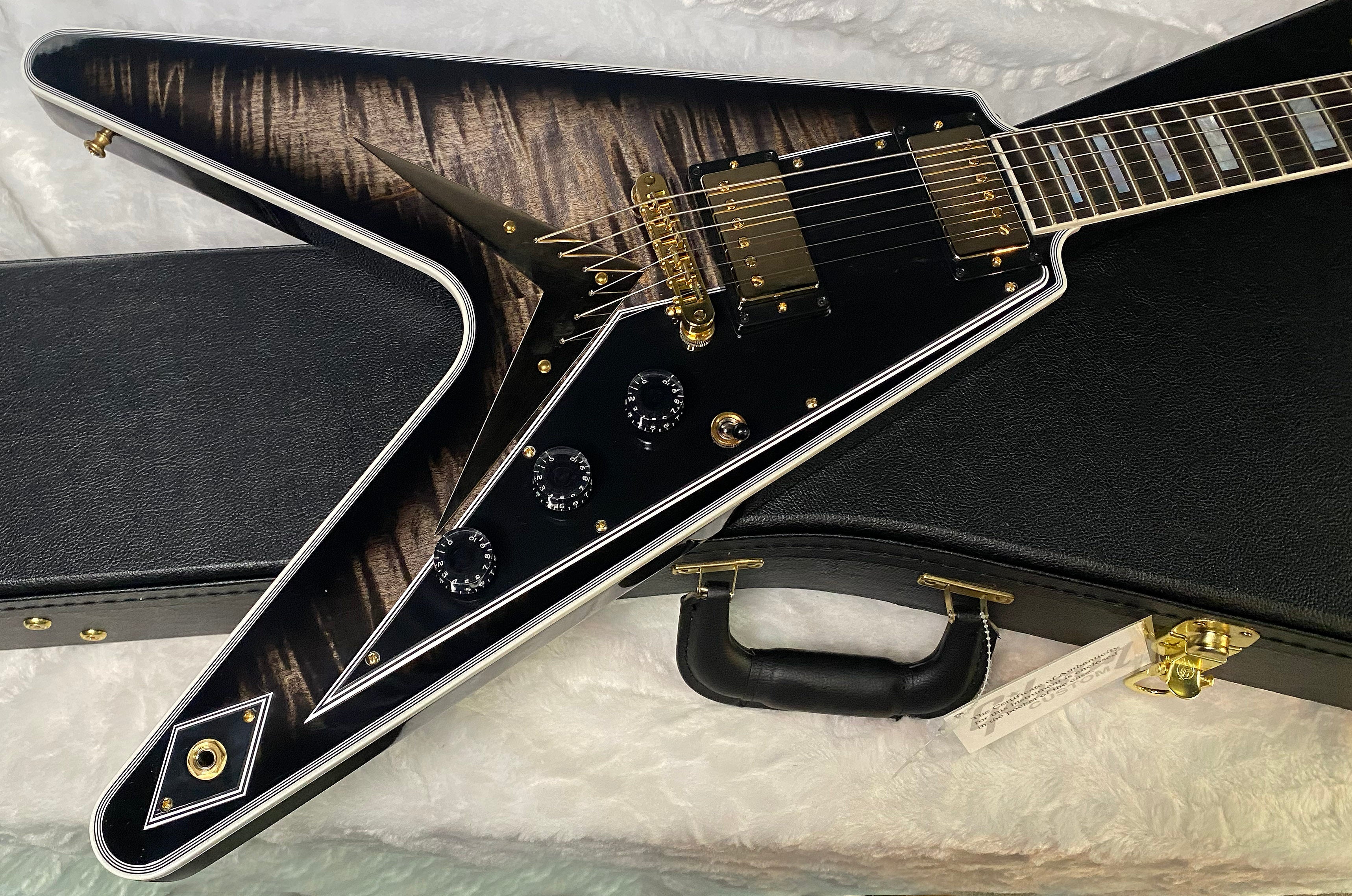 NEW! Gibson Custom Shop Flying V Custom - Cobra Black Curly Flame Top - Authorized Dealer - Ultra RARE! 7.1 lbs - G07007