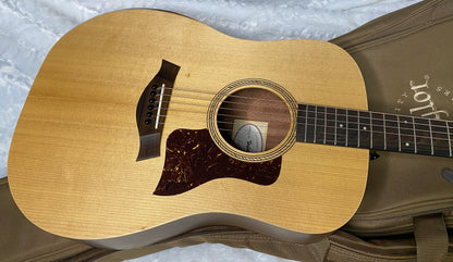 NEW! Taylor Academy 10e Acoustic-Electric Guitar - Natural - 4.1lbs - Authorized Dealer - G06265