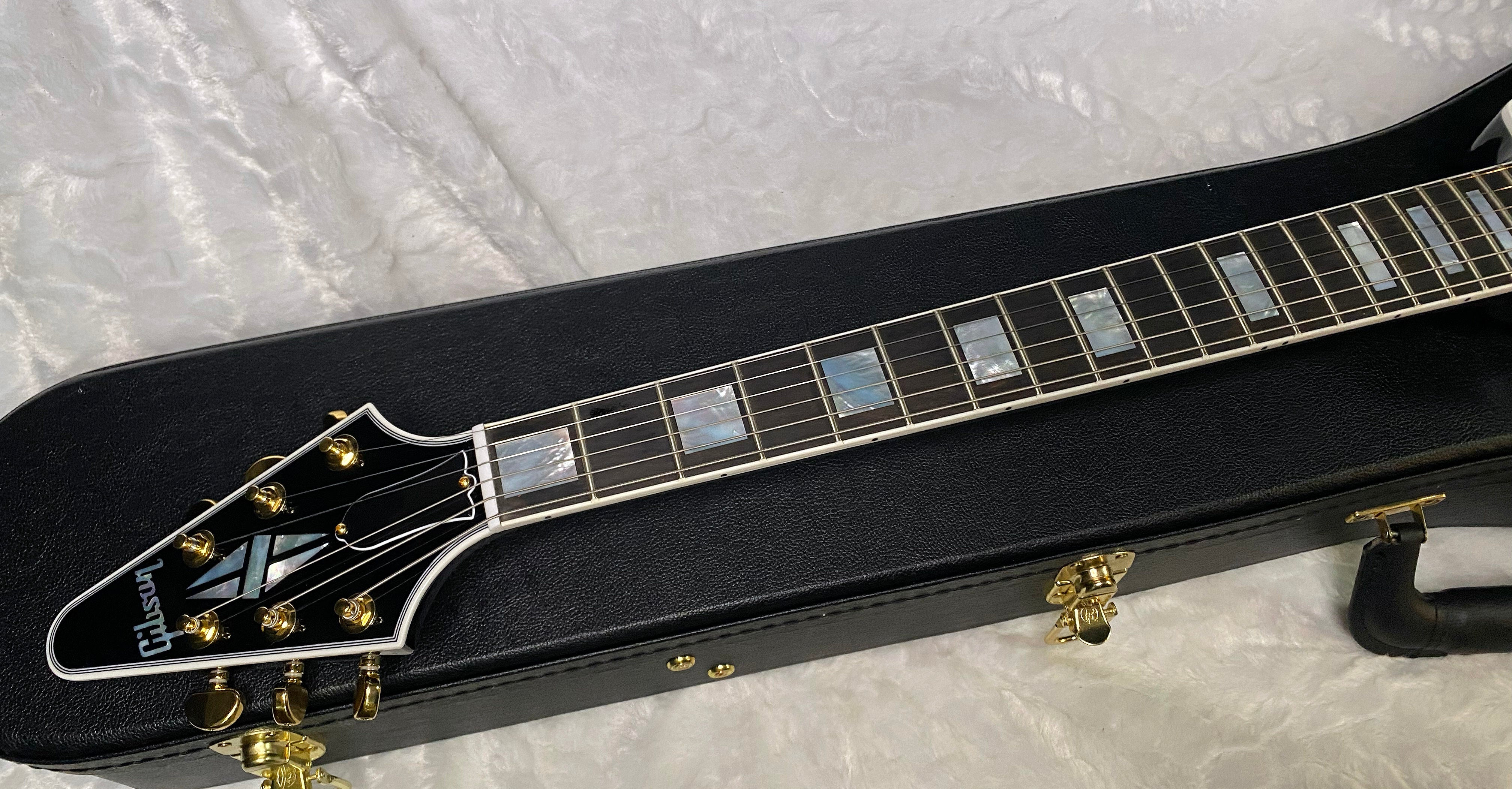 NEW! Gibson Custom Shop Flying V Custom - Cobra Black Curly Flame Top - Authorized Dealer - Ultra RARE! 7.1 lbs - G07007