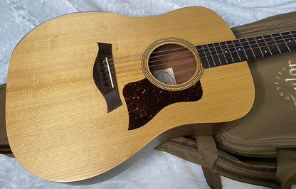 NEW! Taylor Academy 10e Acoustic-Electric Guitar - Natural - 4.1lbs - Authorized Dealer - G06265