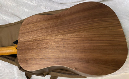 NEW! Taylor Academy 10e Acoustic-Electric Guitar - Natural - 4.1lbs - Authorized Dealer - G06265