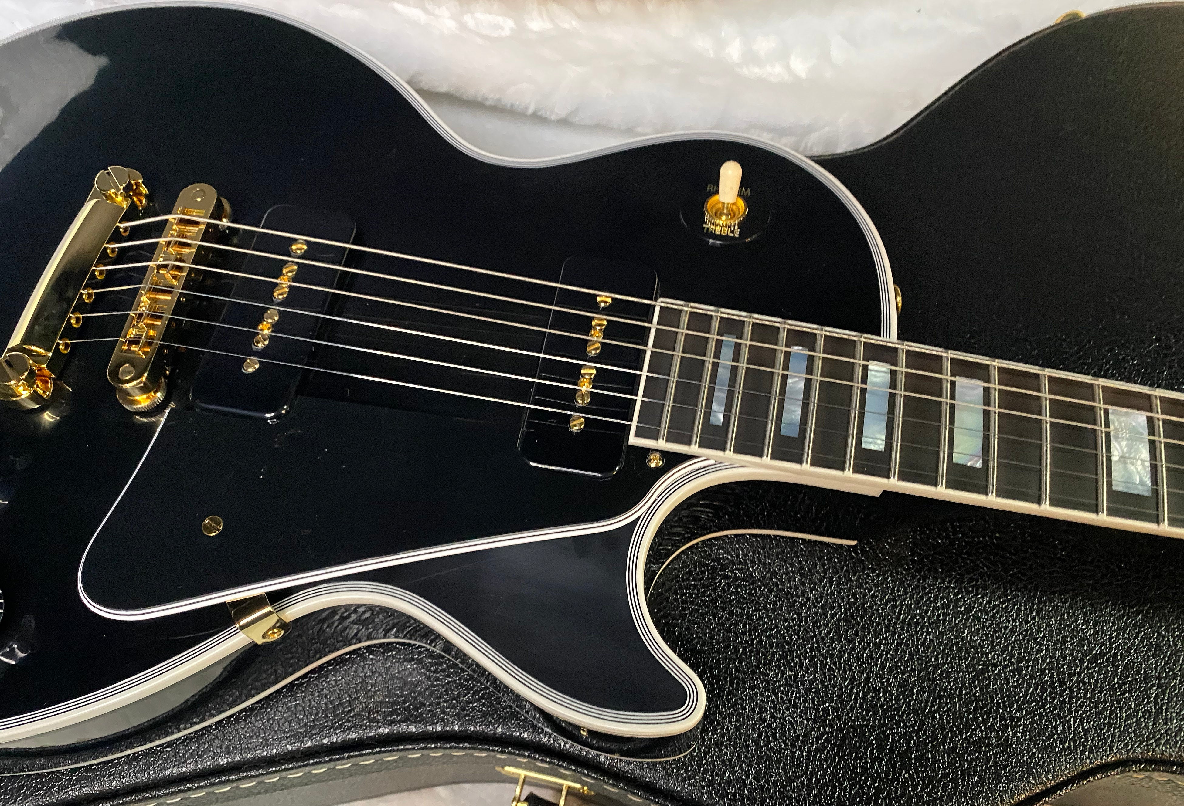 NEW! Gibson Les Paul Custom - Dealer Select - P90 Pick-Ups - VOS Ebony Finish - Custom Shop M2M - Authorized Dealer - 9.7 lbs - G07008