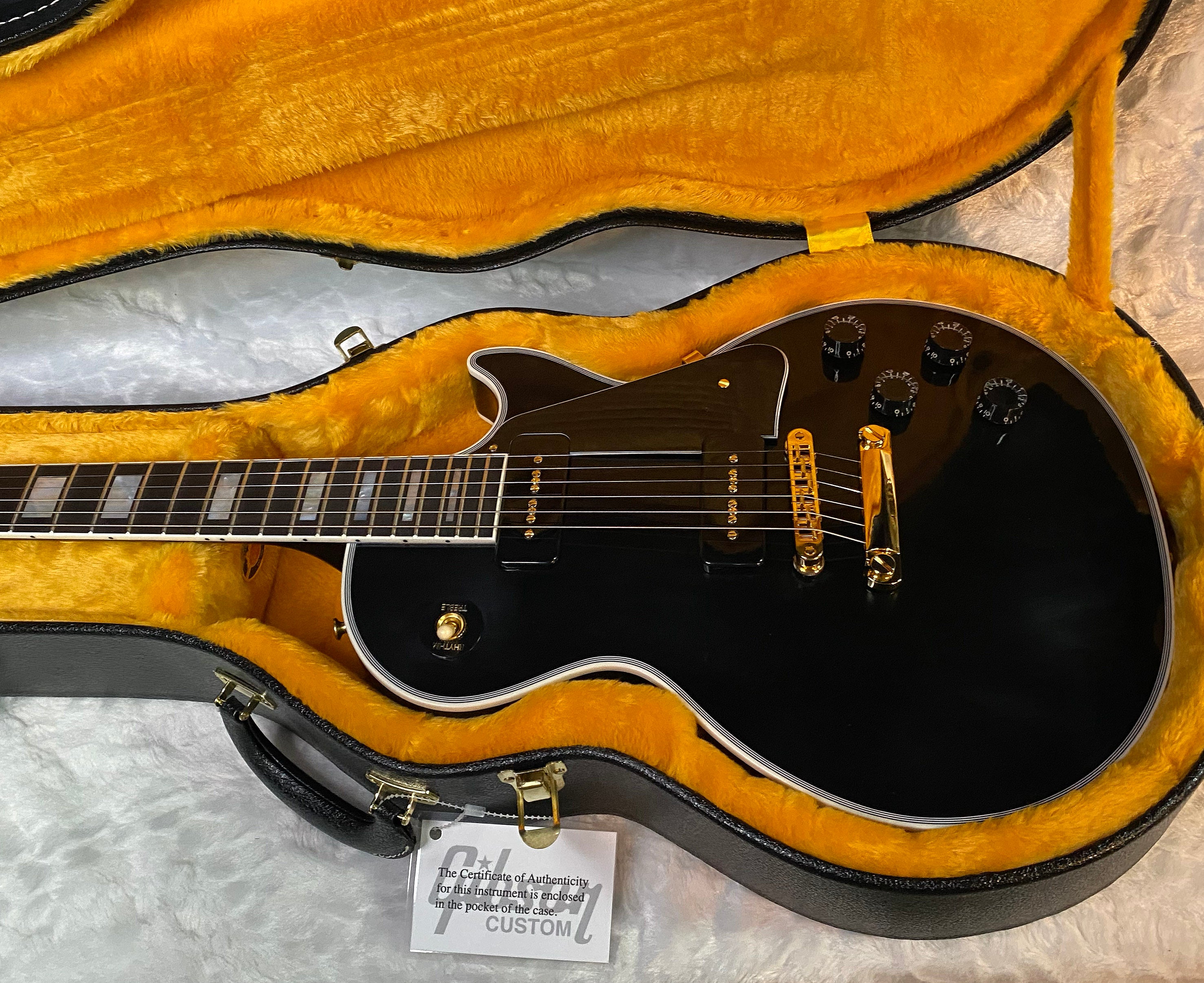 NEW! Gibson Les Paul Custom - Dealer Select - P90 Pick-Ups - VOS Ebony Finish - Custom Shop M2M - Authorized Dealer - 9.7 lbs - G07008