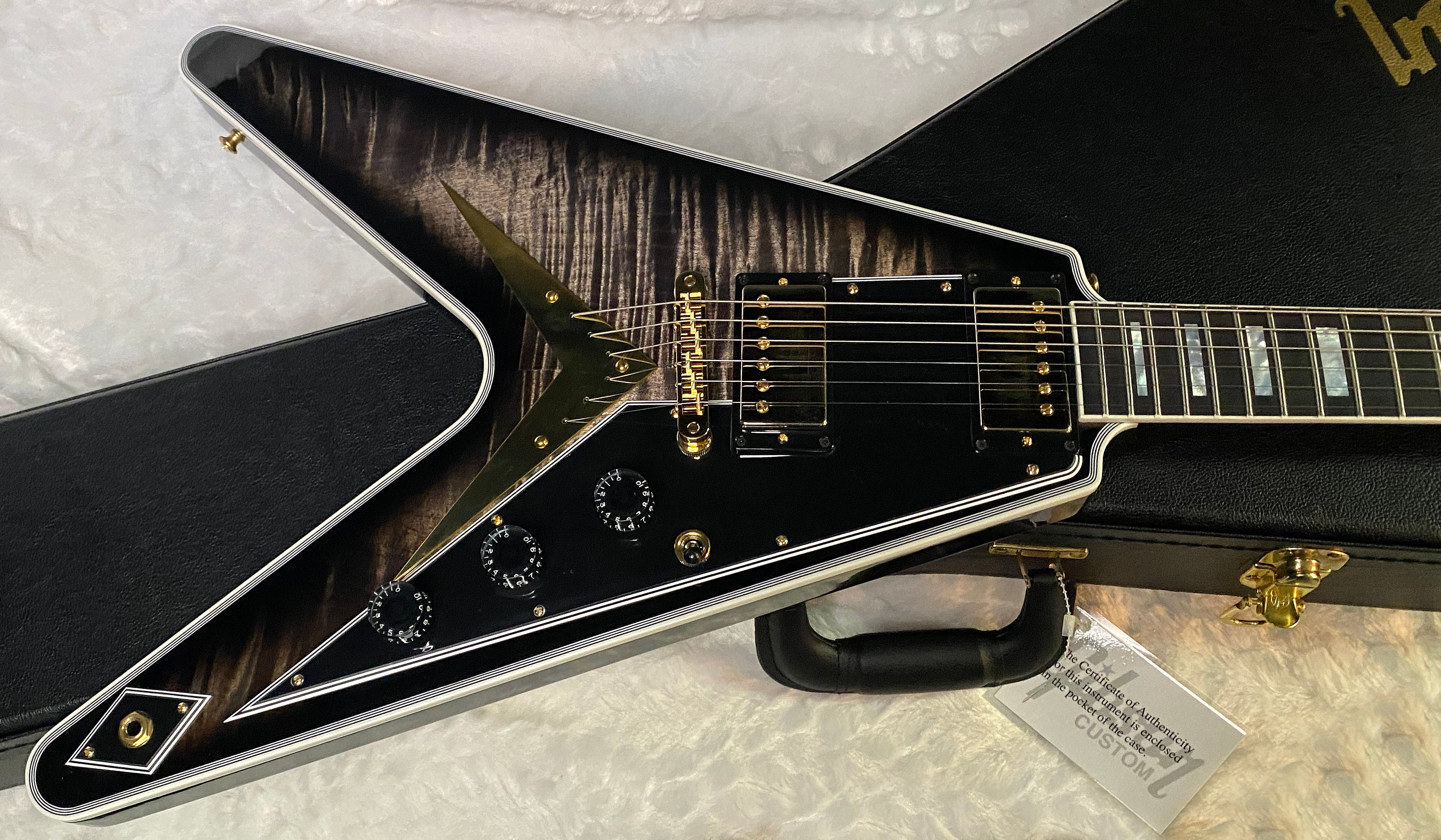 NEW! Gibson Custom Shop Flying V Custom - Cobra Black Curly Flame Top - Authorized Dealer - Ultra RARE! 7.1 lbs - G07006