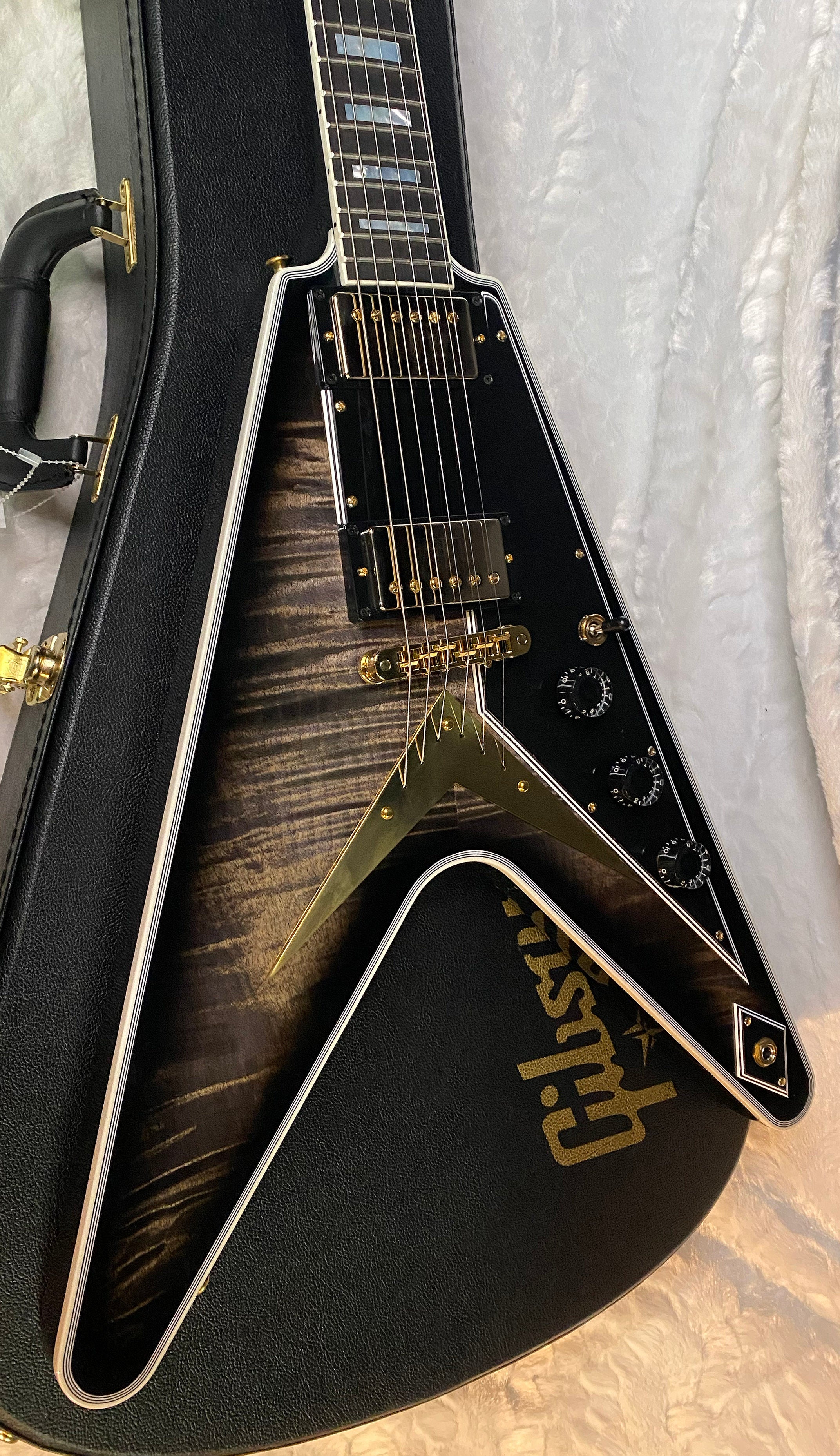 NEW! Gibson Custom Shop Flying V Custom - Cobra Black Curly Flame Top - Authorized Dealer - Ultra RARE! 7.1 lbs - G07006