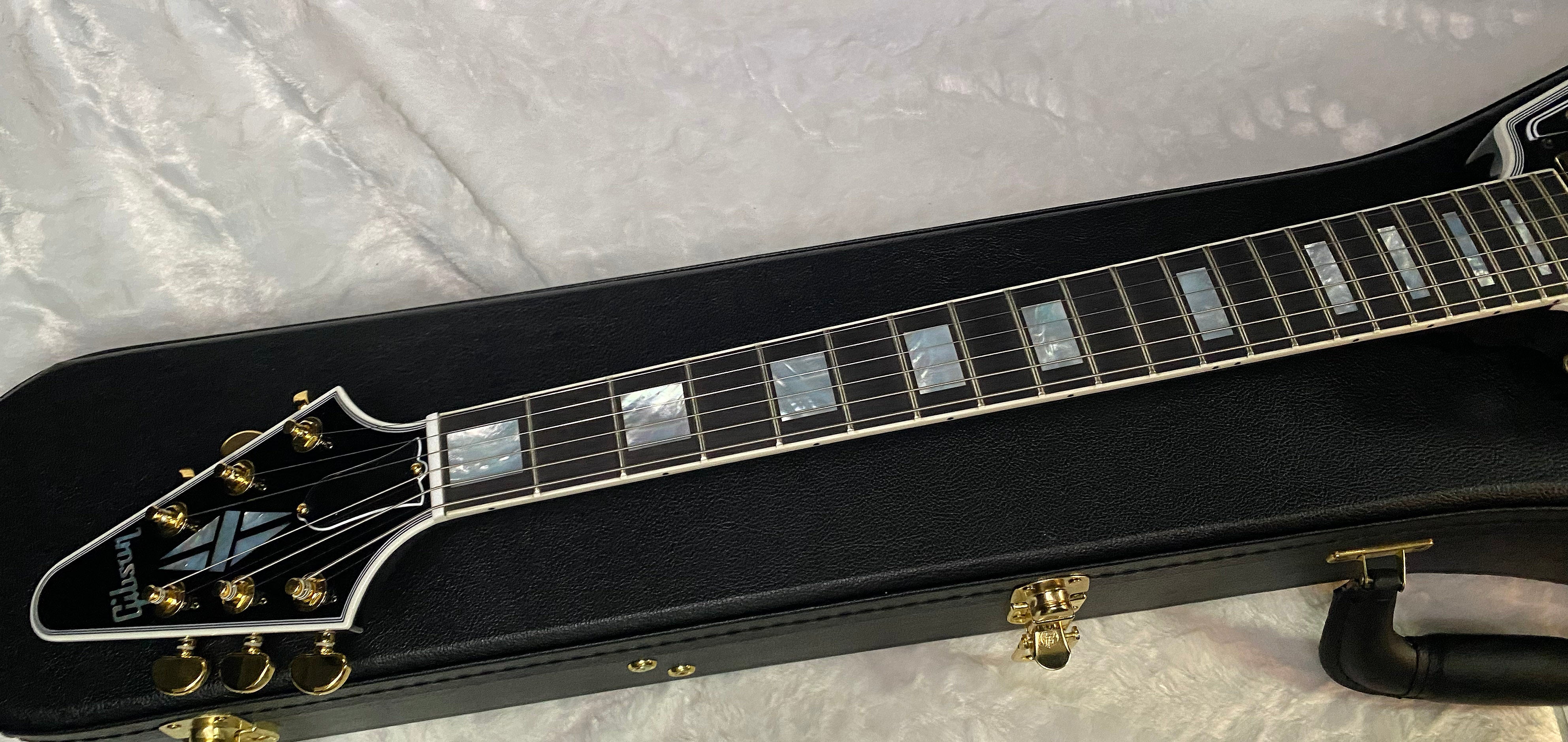 NEW! Gibson Custom Shop Flying V Custom - Cobra Black Curly Flame Top - Authorized Dealer - Ultra RARE! 7.1 lbs - G07006