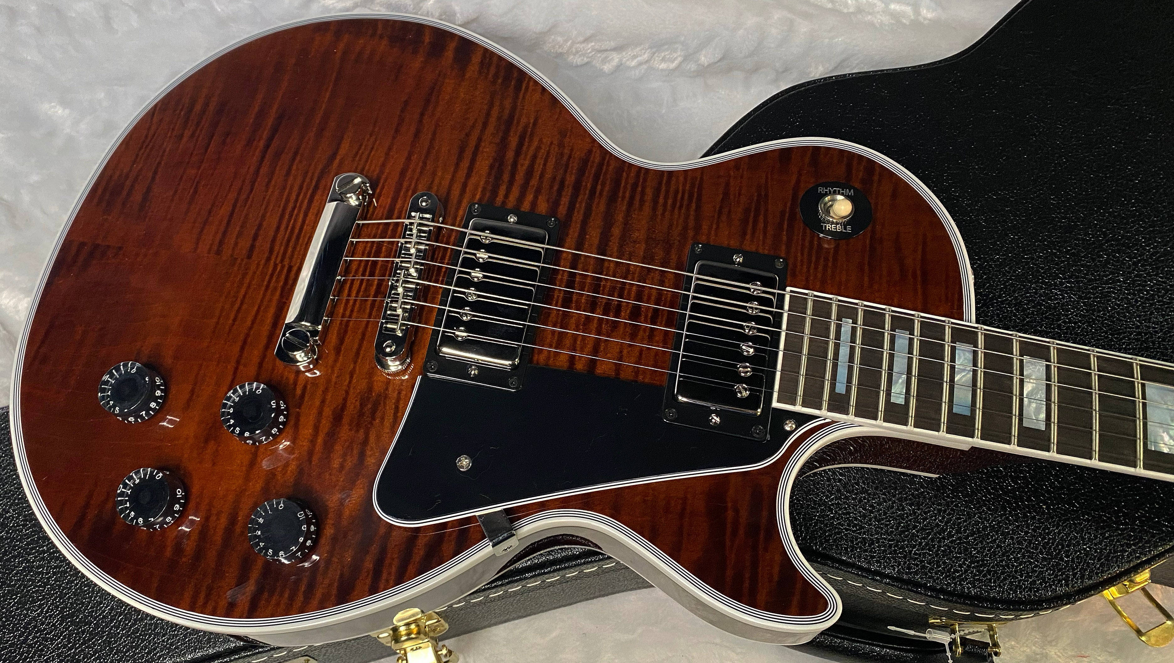 NEW! Gibson Dealer Select Custom Shop Les Paul Custom - Hand Picked AAA Figured Flame Top - Root Beer / Walnut Finish - Authorized Dealer - 8.6 lbs - G07009