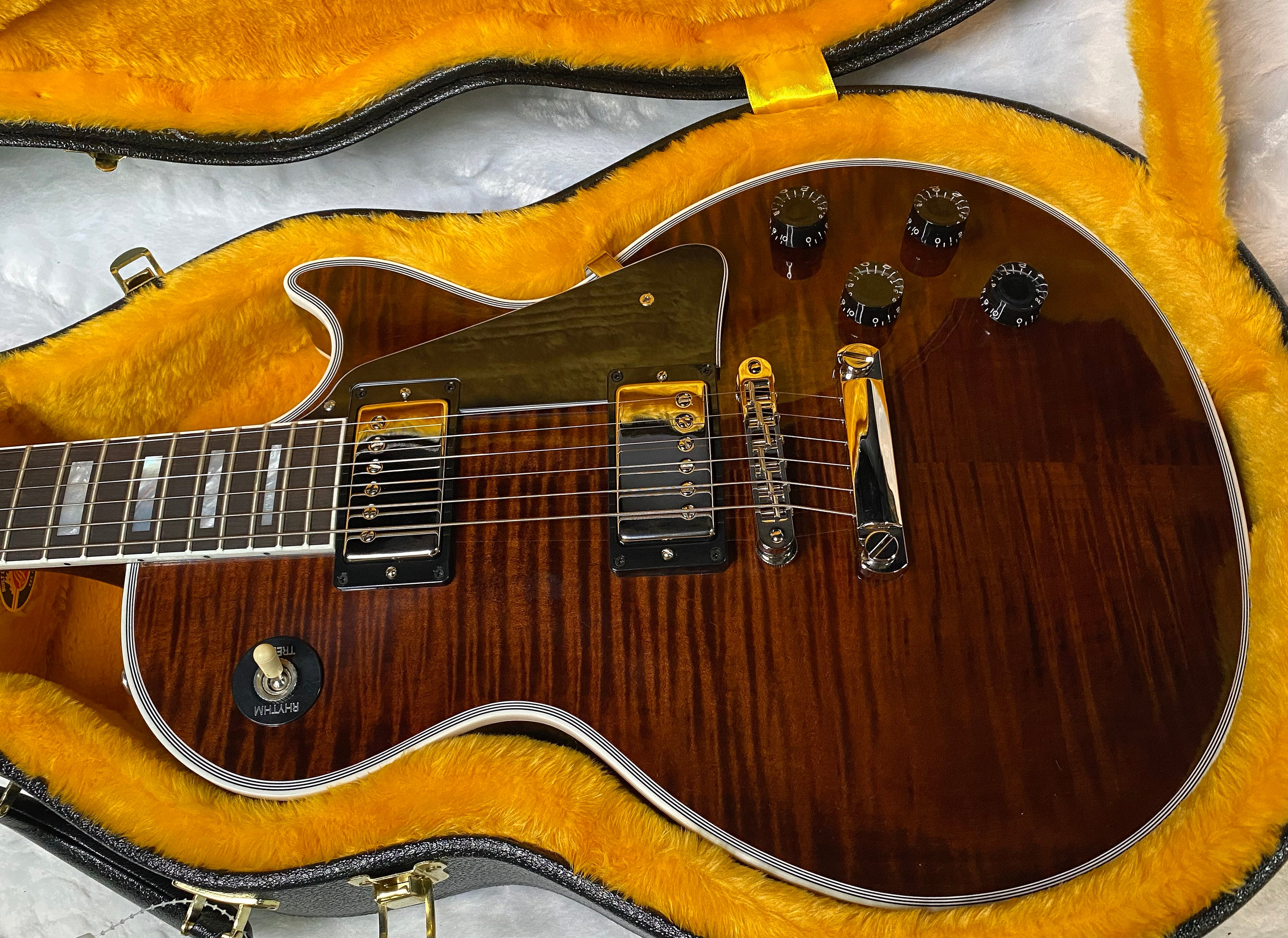 NEW! Gibson Dealer Select Custom Shop Les Paul Custom - Hand Picked AAA Figured Flame Top - Root Beer / Walnut Finish - Authorized Dealer - 8.6 lbs - G07009