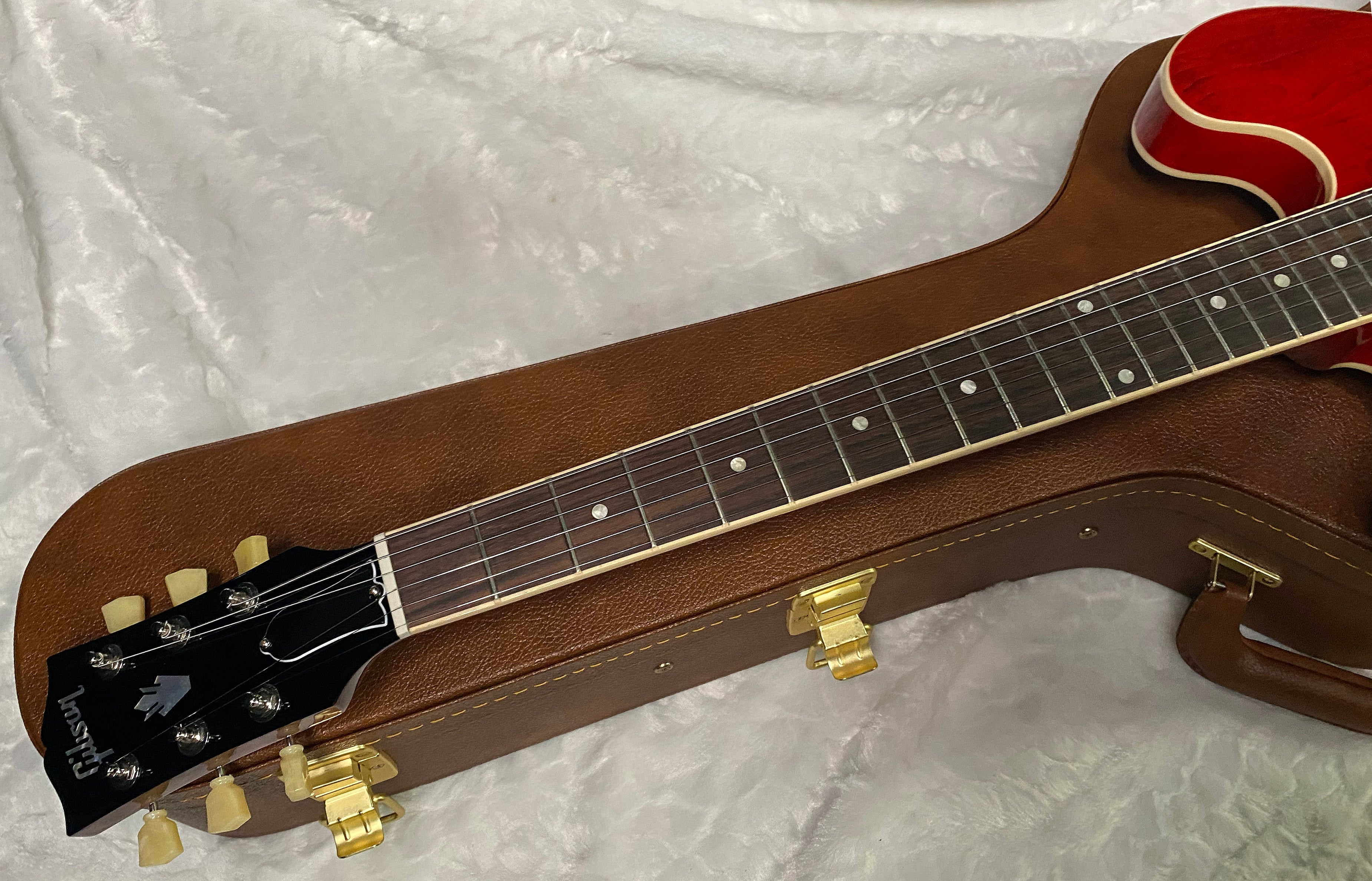 NEW ! Gibson ES-335 - 60's Cherry Finish - Left Handed - Authorized Dealer - Only 7.65 lbs - G06353