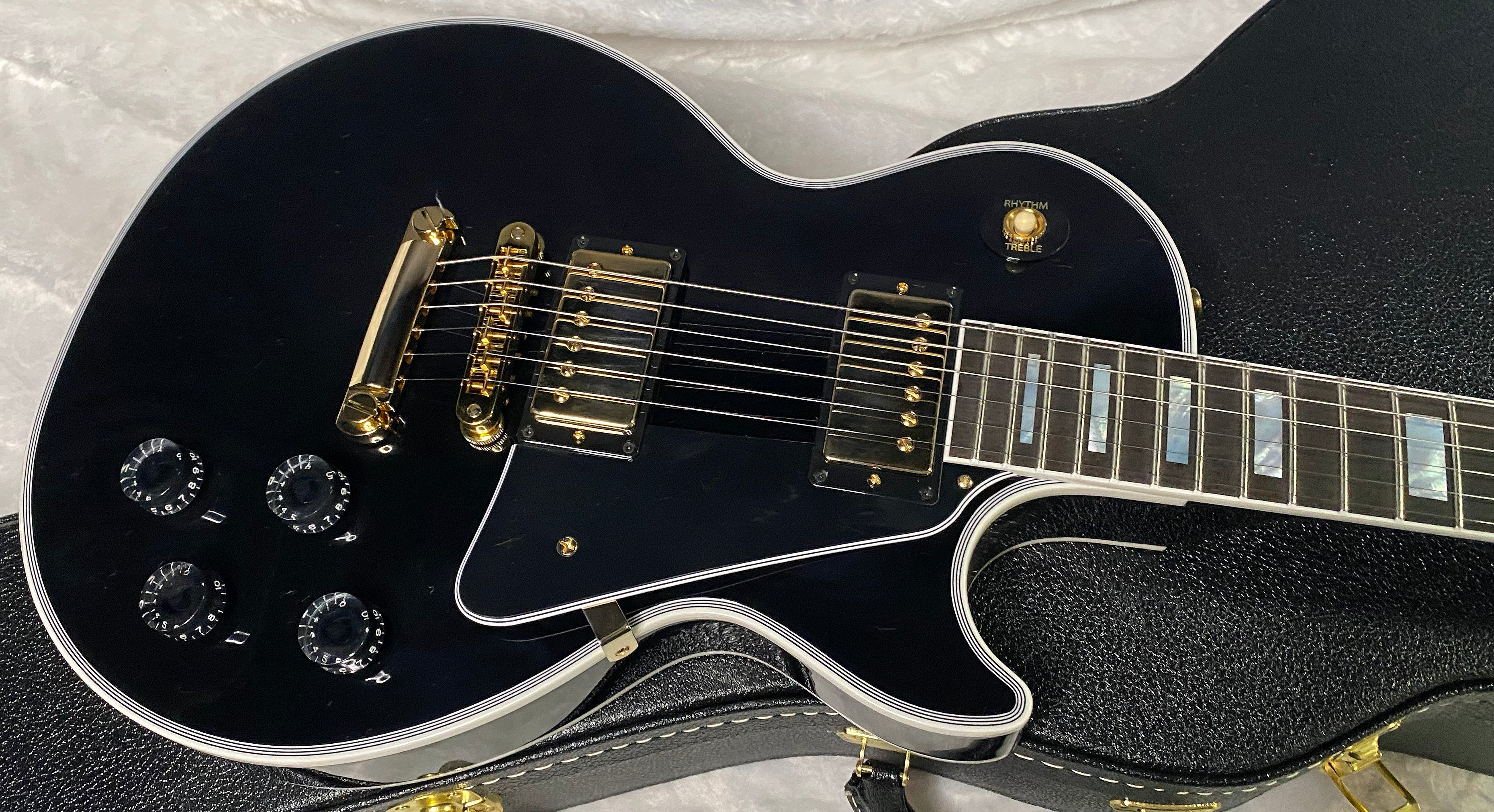 NEW! Gibson Custom Shop Les Paul Custom - Ebony Fingerboard - Authorized Dealer - 11 lbs of TONE! - G06337
