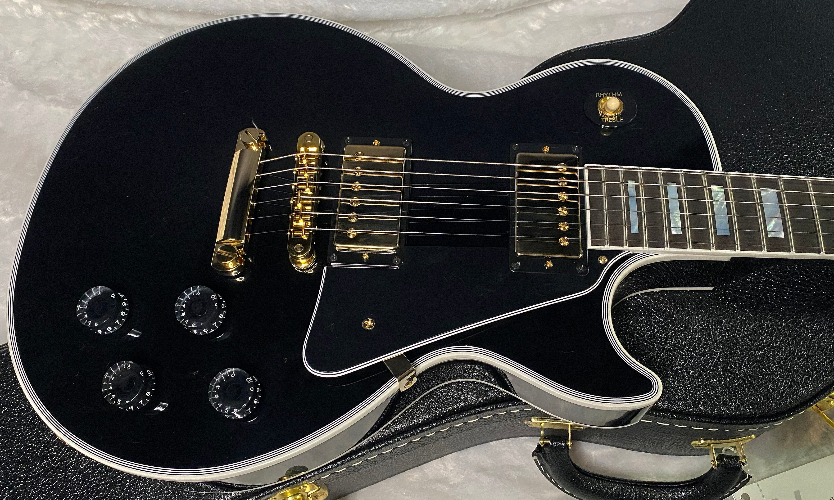 NEW! Gibson Custom Shop Les Paul Custom - Ebony Fingerboard - Authorized Dealer - 11 lbs of TONE! - G06337