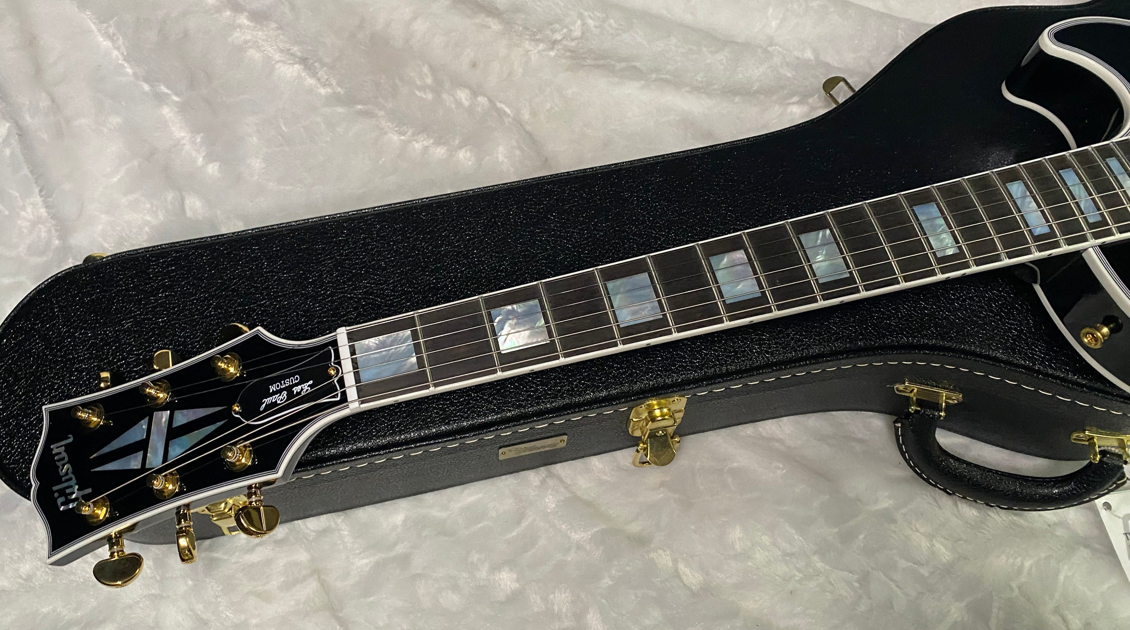 NEW! Gibson Custom Shop Les Paul Custom - Ebony Fingerboard - Authorized Dealer - 11 lbs of TONE! - G06337