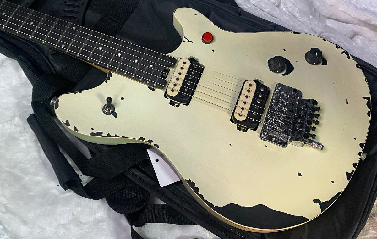 NEW ! EVH  Limited Edition Wolfgang Special Striped Series, Ebony Fingerboard, Distressed Ivory - 7lbs - Authorized Dealer - G07652