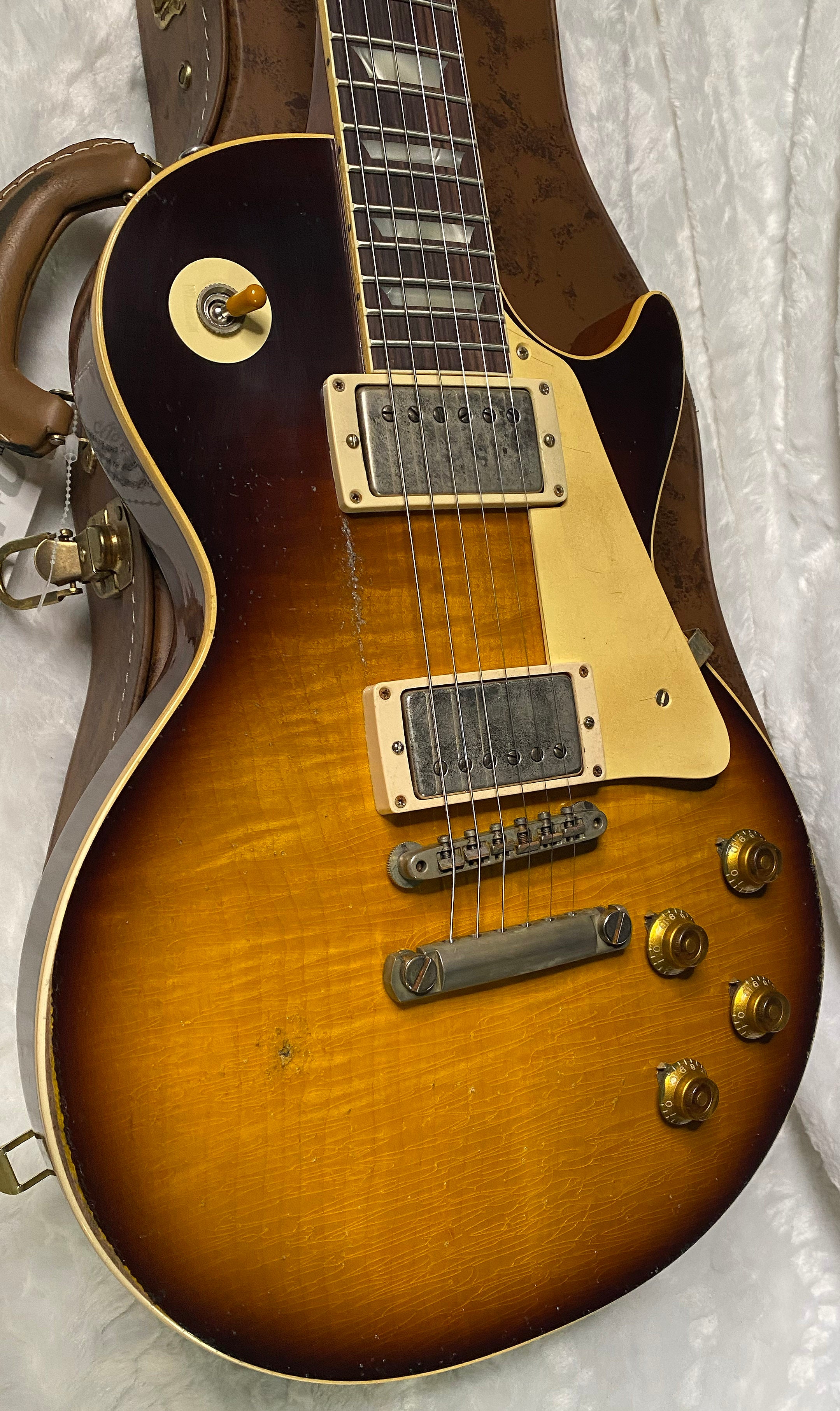 NEW! Gibson Custom 1959 Les Paul Standard Resissue Electric Guitar - Beauty of the Burst #58, Heavy Aged - Authorized Dealer - 8.55lbs - G06329
