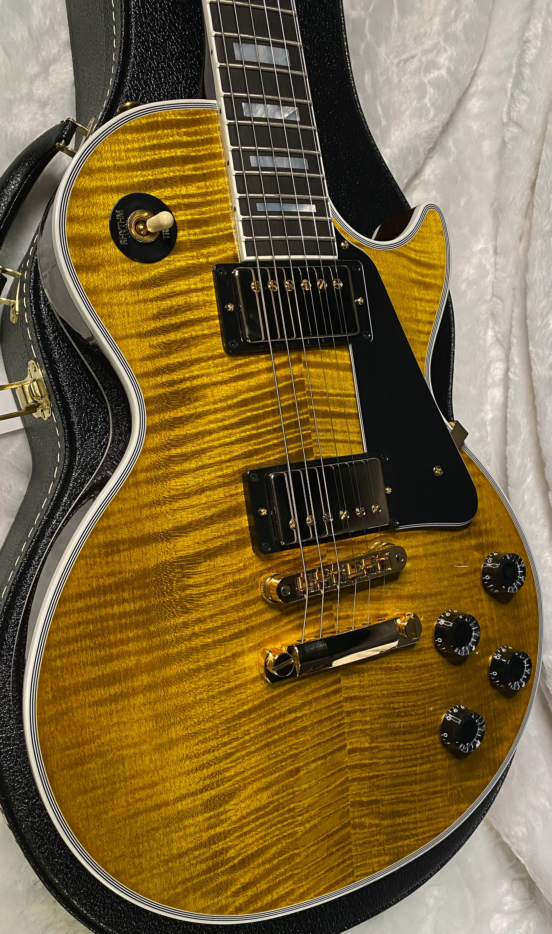 NEW! Gibson Dealer Select Custom Shop Les Paul Custom AAA Figured Flame Top - Green Tiger - Authorized Dealer - WOW! 8.4 lbs - G06343