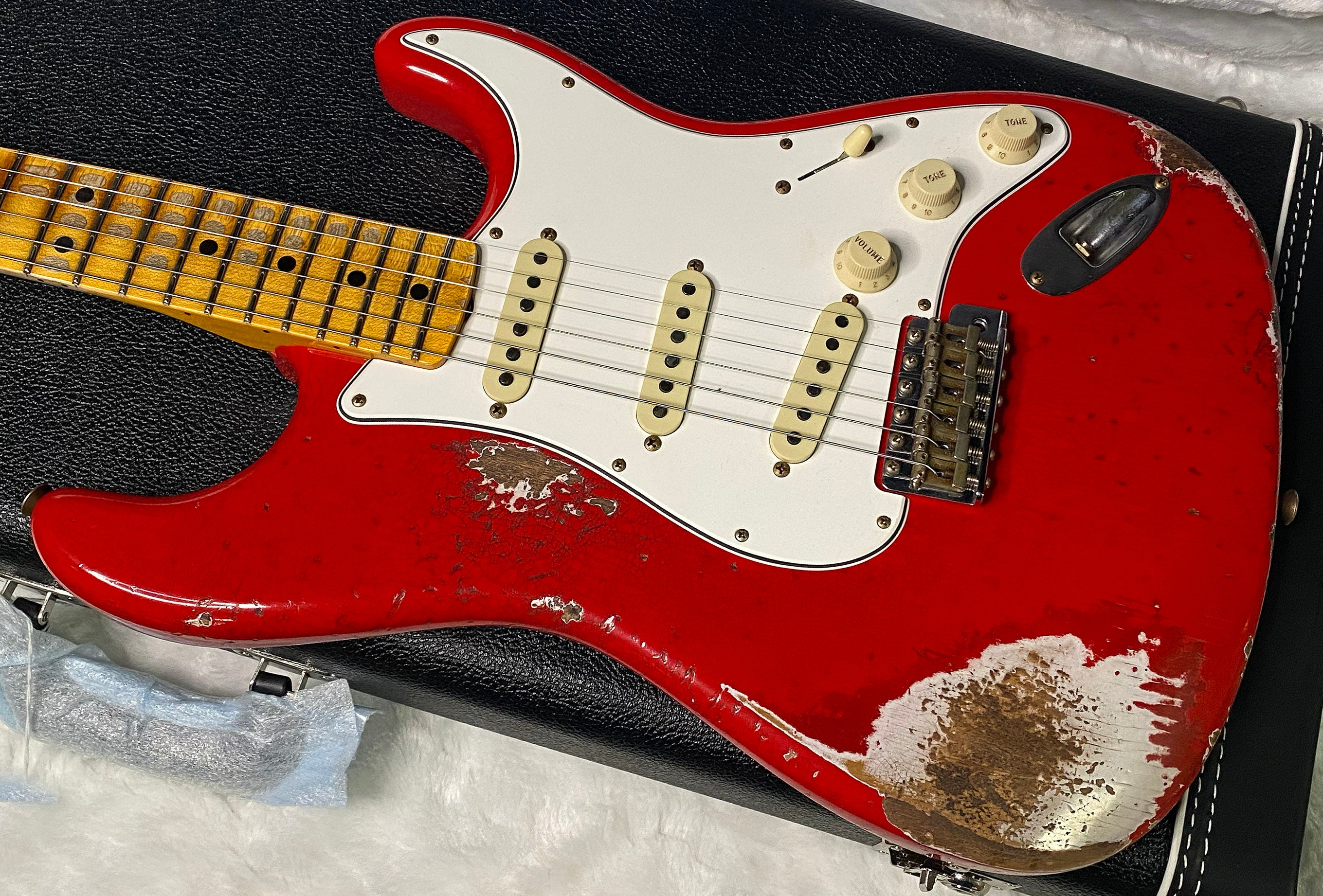 NEW! Fender Custom Shop Special Run '69 Stratocaster Heavy Relic - Handwound P/U's - Aged Ferrari Red - Reverse Headstock - 7.9lbs - Authorized Dealer - One OFF! SUPER RARE! G07043