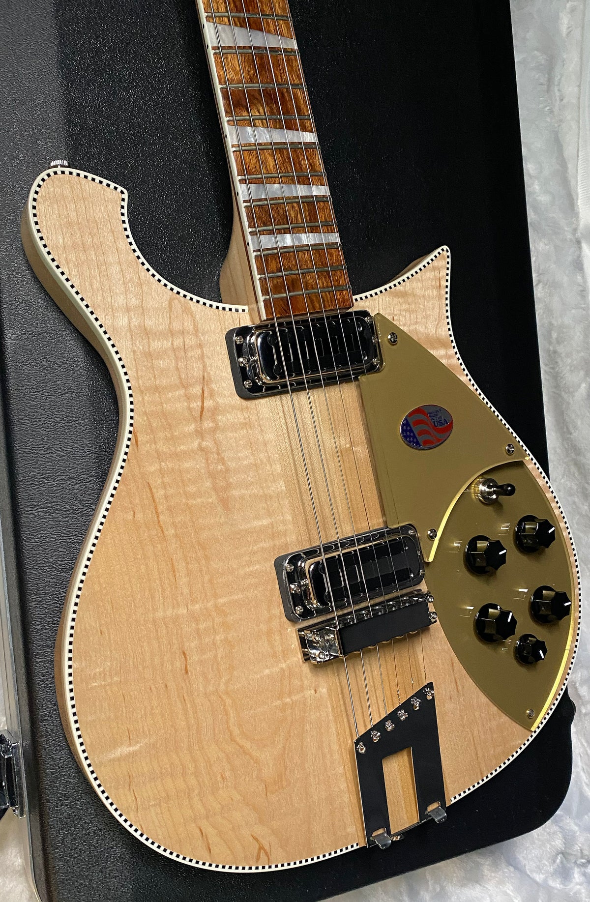NEW ! Rickenbacker 660 Electric Guitar - Maple Glo - 7.4 lbs - Authorized Dealer - In-Stock! G07750