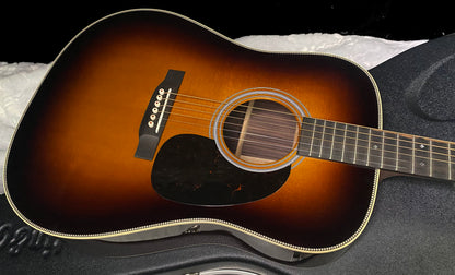 NEW! Martin Martin HD-28 Standard Series 6-string Acoustic Guitar - 1935 Sunburst - New Spec - 10Y25HD28SUNBURST - Authorized Dealer - 4.4lbs - G07755