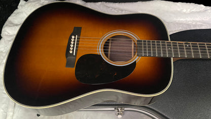 NEW! Martin Martin HD-28 Standard Series 6-string Acoustic Guitar - 1935 Sunburst - New Spec - 10Y25HD28SUNBURST - Authorized Dealer - 4.4lbs - G07755