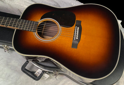 NEW! Martin Martin HD-28 Standard Series 6-string Acoustic Guitar - 1935 Sunburst - New Spec - 10Y25HD28SUNBURST - Authorized Dealer - 4.4lbs - G07755
