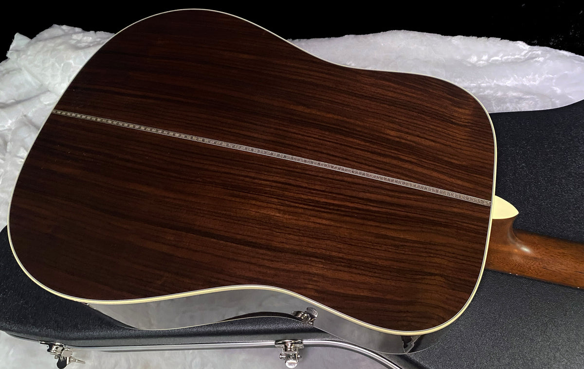 NEW! Martin Martin HD-28 Standard Series 6-string Acoustic Guitar - 1935 Sunburst - New Spec - 10Y25HD28SUNBURST - Authorized Dealer - 4.4lbs - G07755