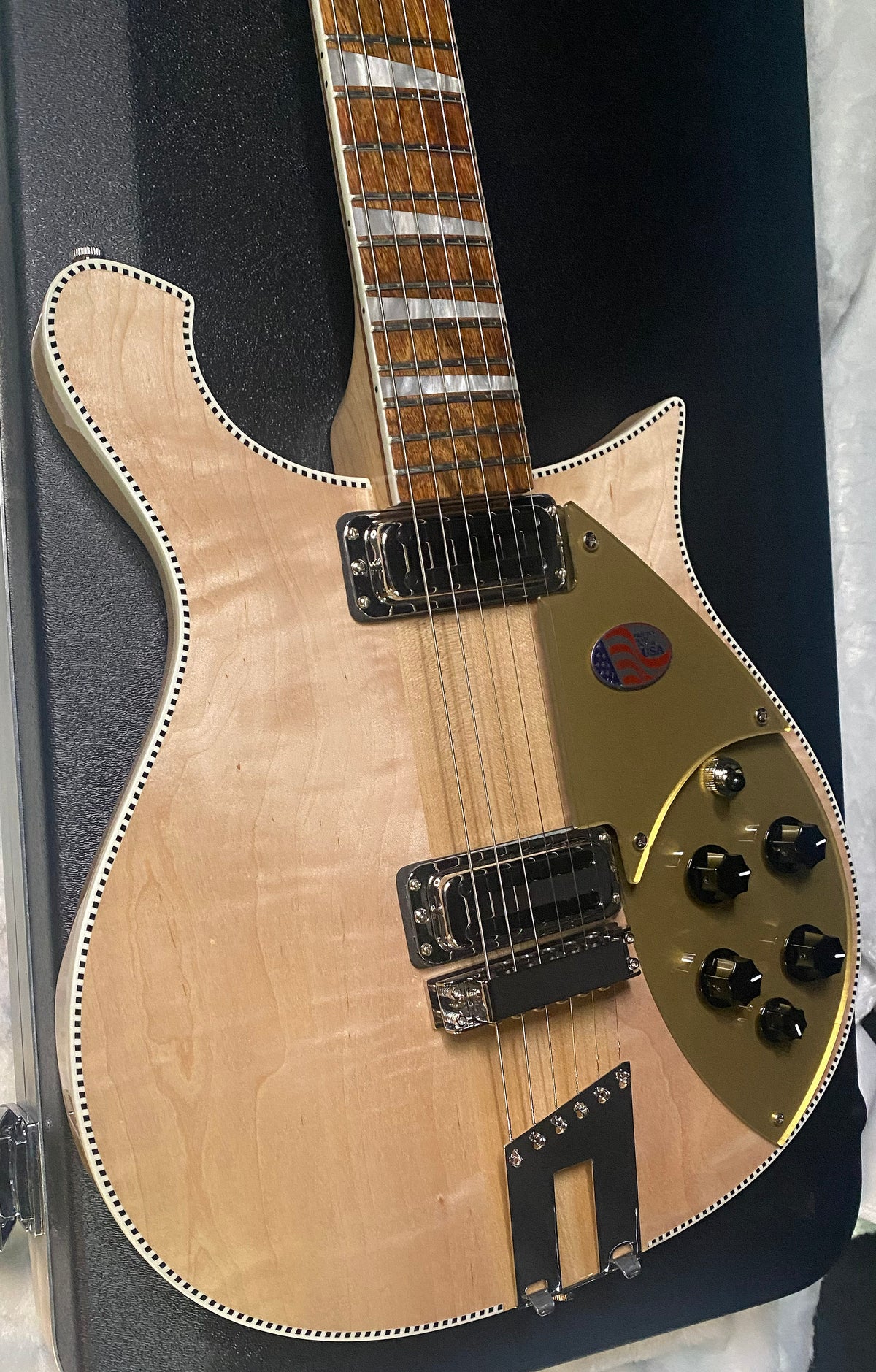 NEW ! Rickenbacker 660 Electric Guitar - Maple Glo - 6.9 lbs - Authorized Dealer - In-Stock! G07759