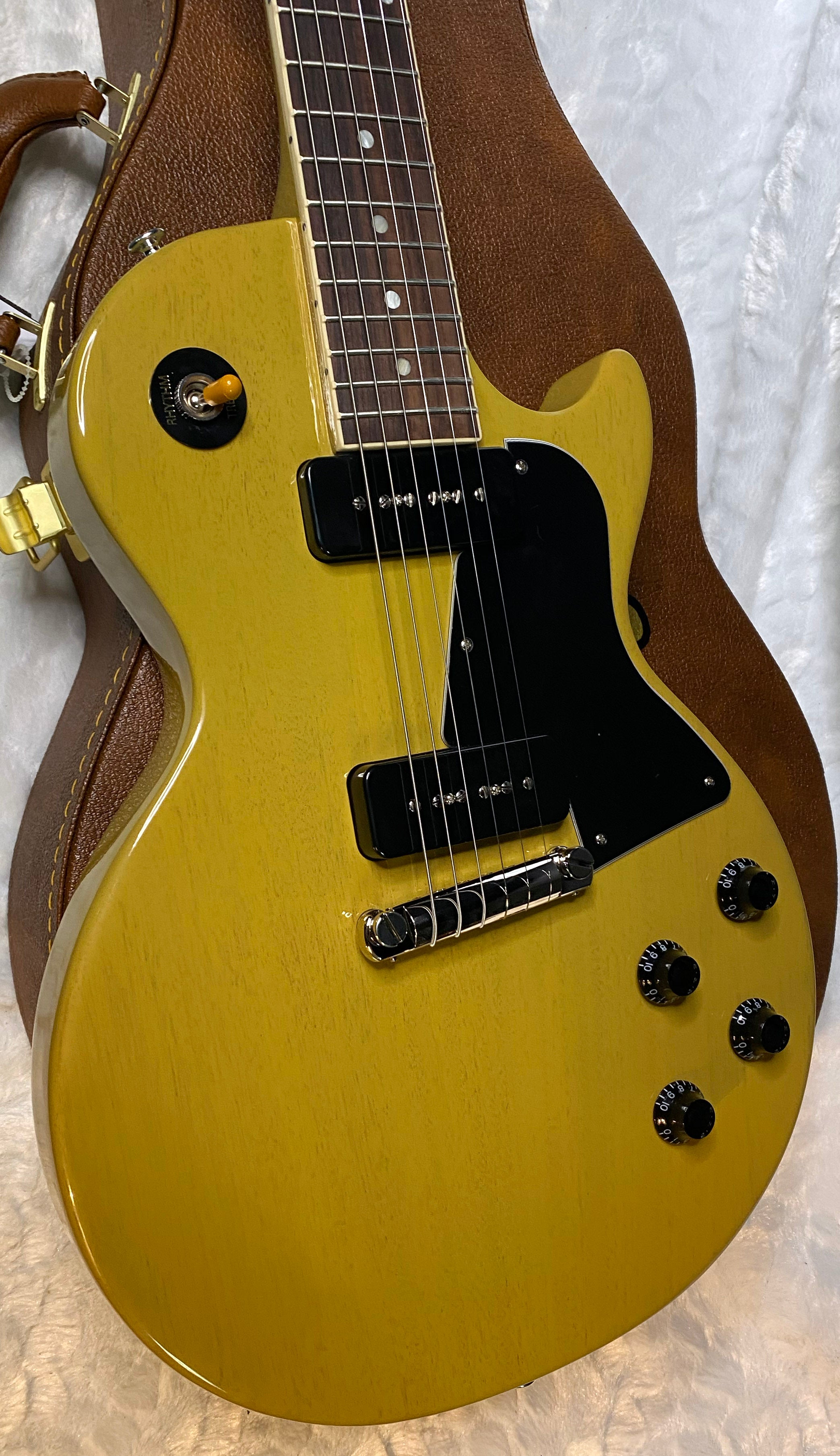 NEW ! Gibson Les Paul Special TV Yellow - 7.8 lbs - Authorized Dealer - G07056