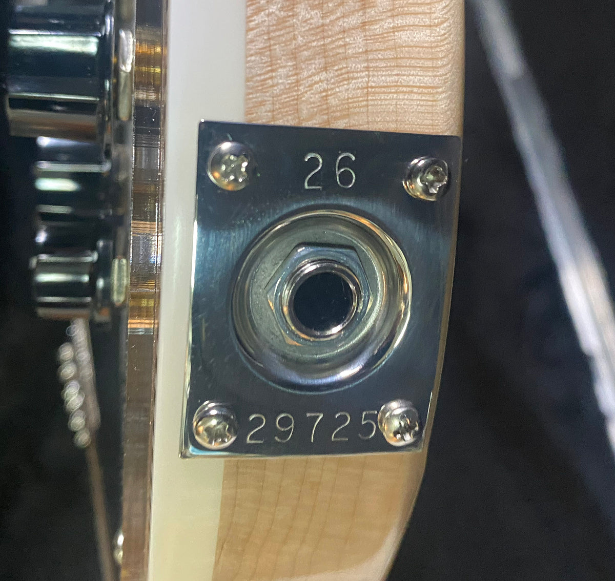 NEW ! Rickenbacker 660 Electric Guitar - Maple Glo - 7.4 lbs - Authorized Dealer - In-Stock! G07758