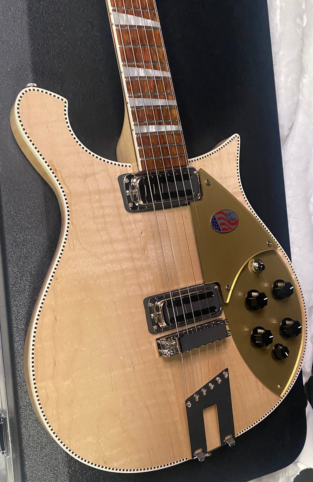 NEW ! Rickenbacker 660 Electric Guitar - Maple Glo - 6.9 lbs - Authorized Dealer - In-Stock! G07760
