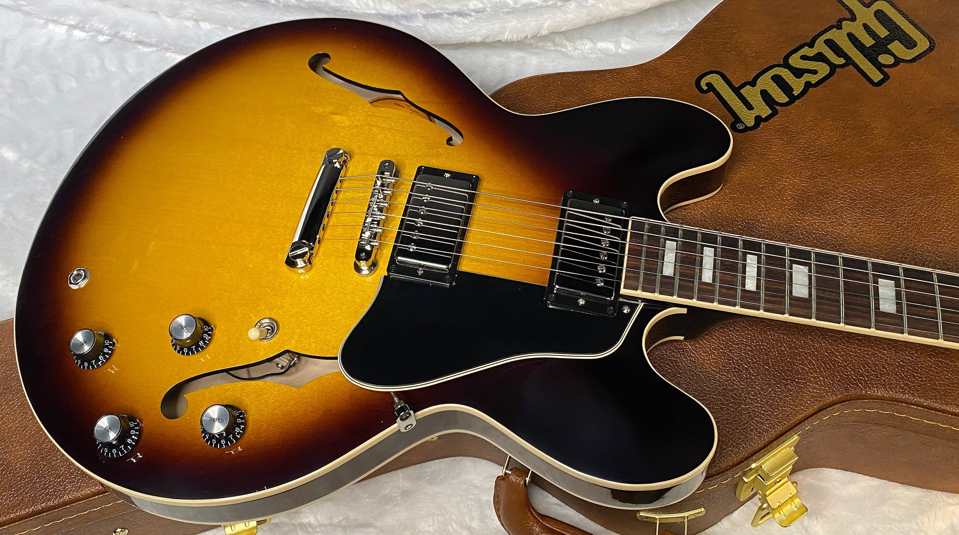 NEW ! Gibson ES-335 60s Semi-hollowbody Electric Guitar - Vintage Burst - Authorized Dealer - 8.2 lbs - G07061