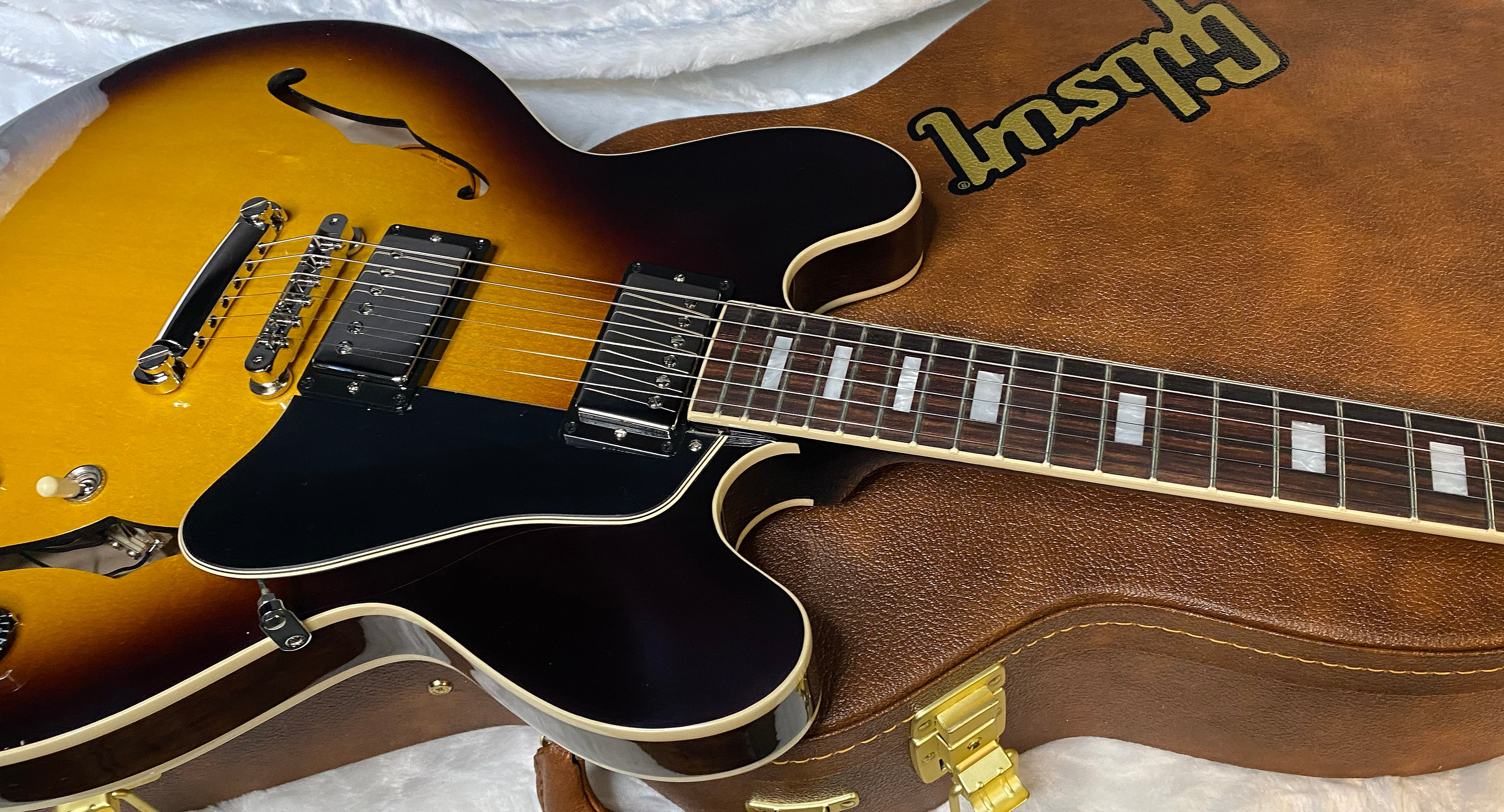 NEW ! Gibson ES-335 60s Semi-hollowbody Electric Guitar - Vintage Burst - Authorized Dealer - 8.2 lbs - G07061