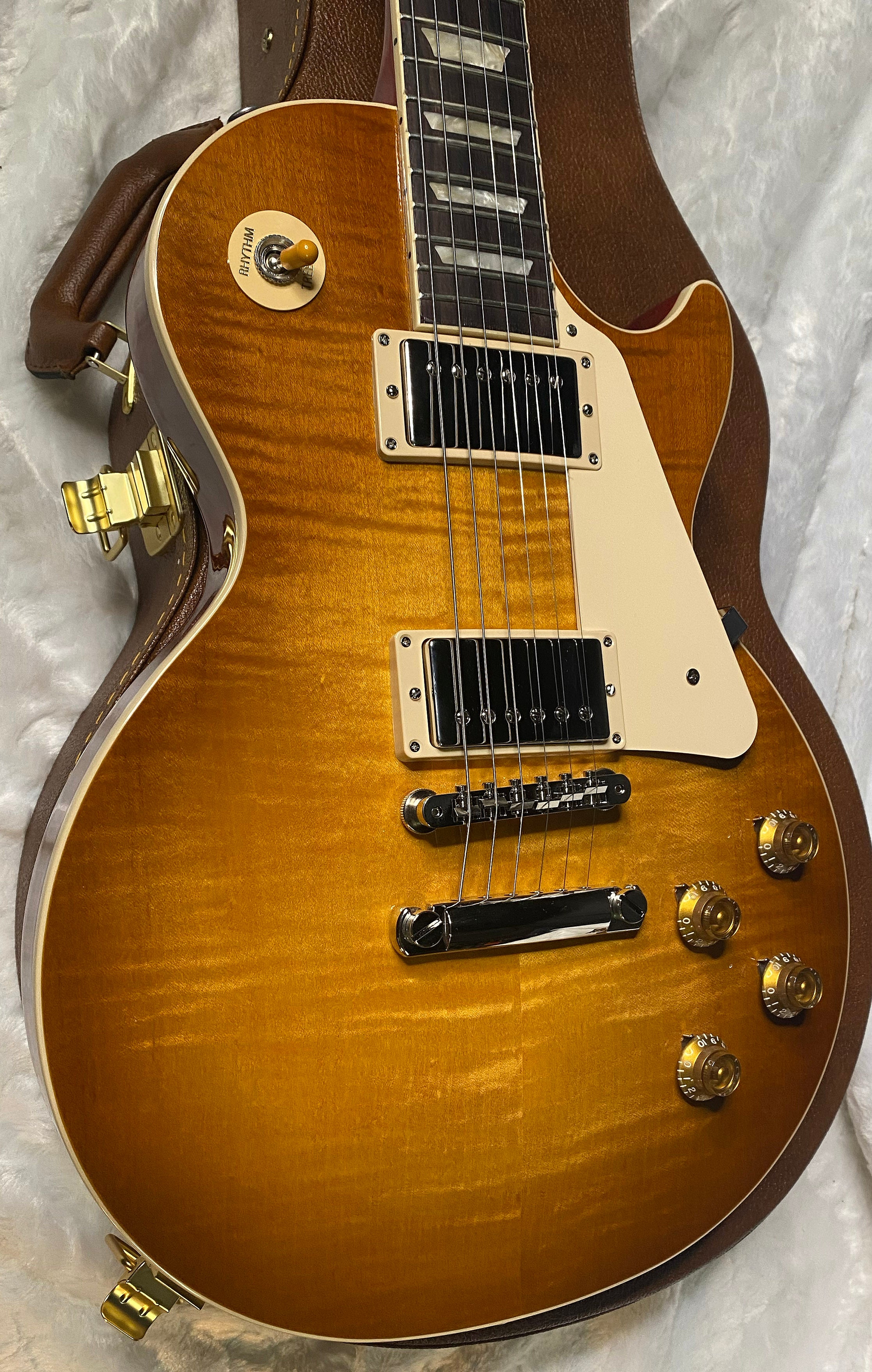 NEW! ! Gibson Les Paul 50's Standard - Custom Shop Dirty Lemon Finish - Beautiful Flame Top - Limited Edition - Authorized Dealer - 9.8 lbs - G06361