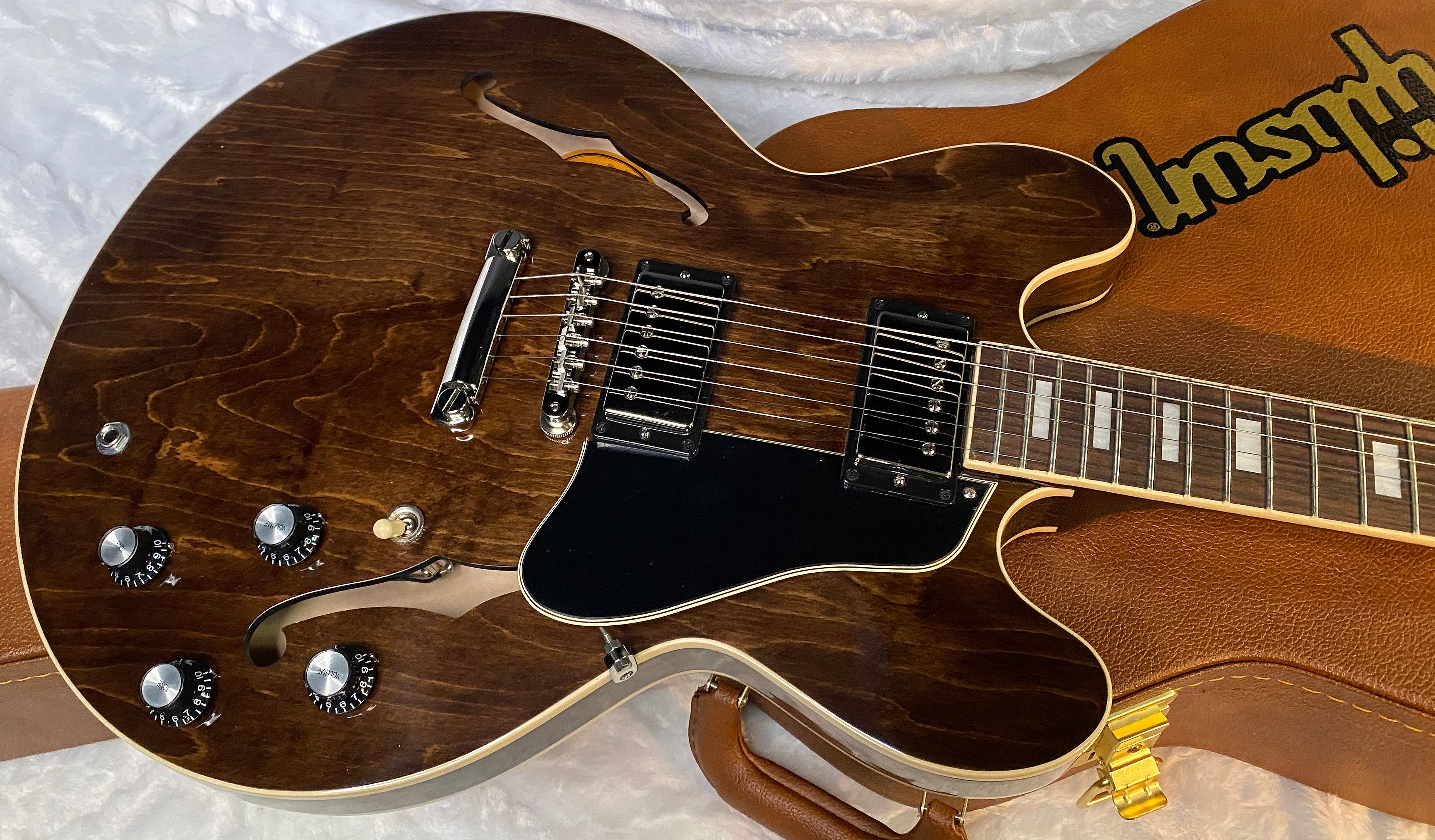 NEW ! Gibson ES-335 60s Semi-hollowbody Electric Guitar - Dark Walnut - Authorized Dealer - 8.35 lbs - G07029