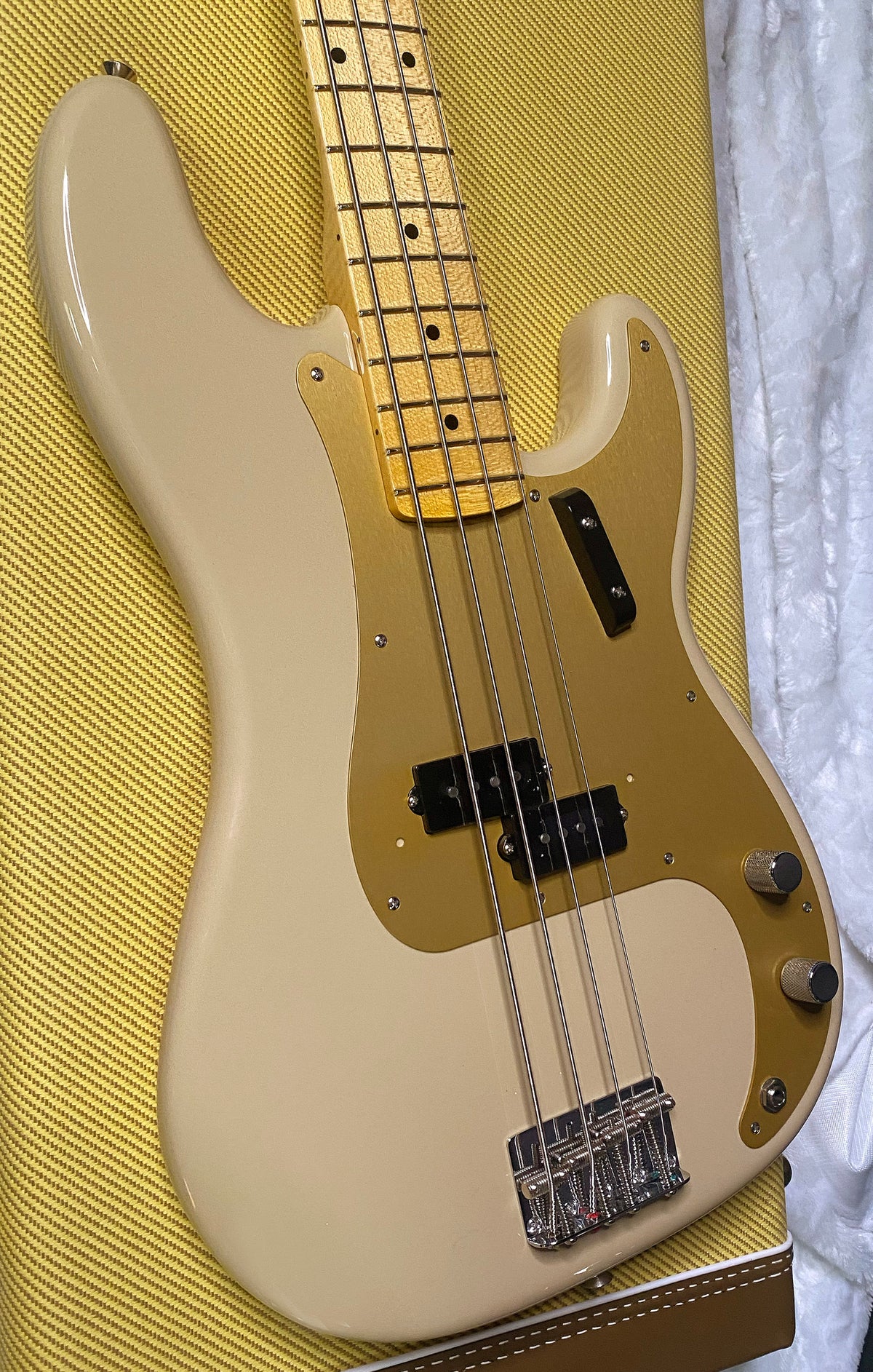 NEW! Fender Custom Shop 1958 Precision Bass NOS Finish - Desert Sand - Authorized Dealer - 8.7lbs - G07770