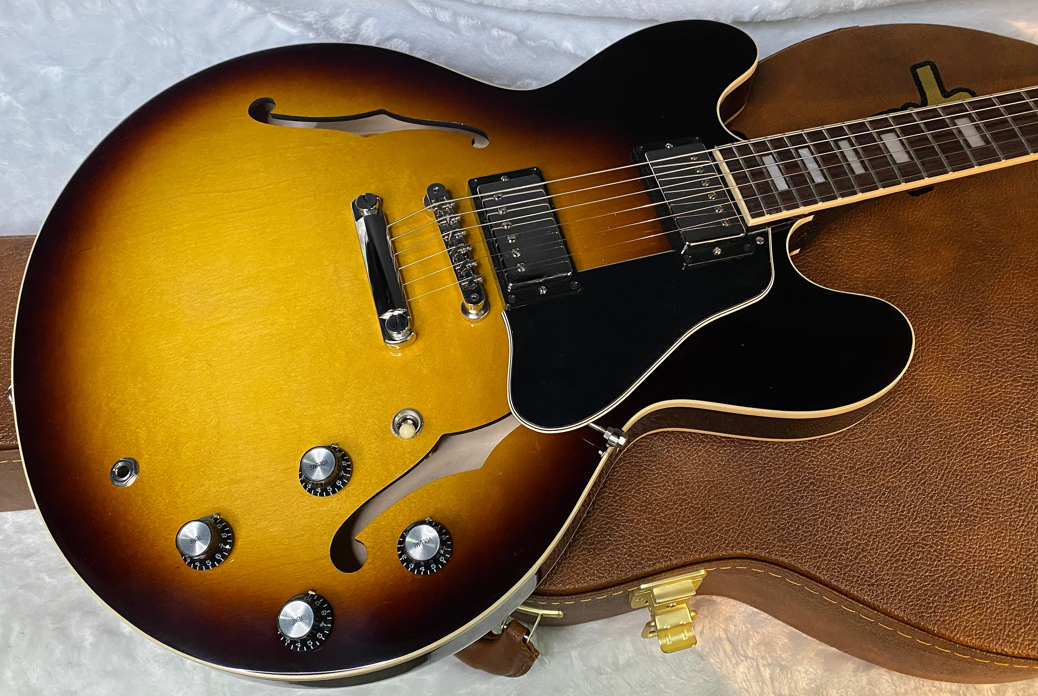 NEW ! Gibson ES-335 60s Semi-hollowbody Electric Guitar - Vintage Burst - Authorized Dealer - Only 7.8 lbs - G07028