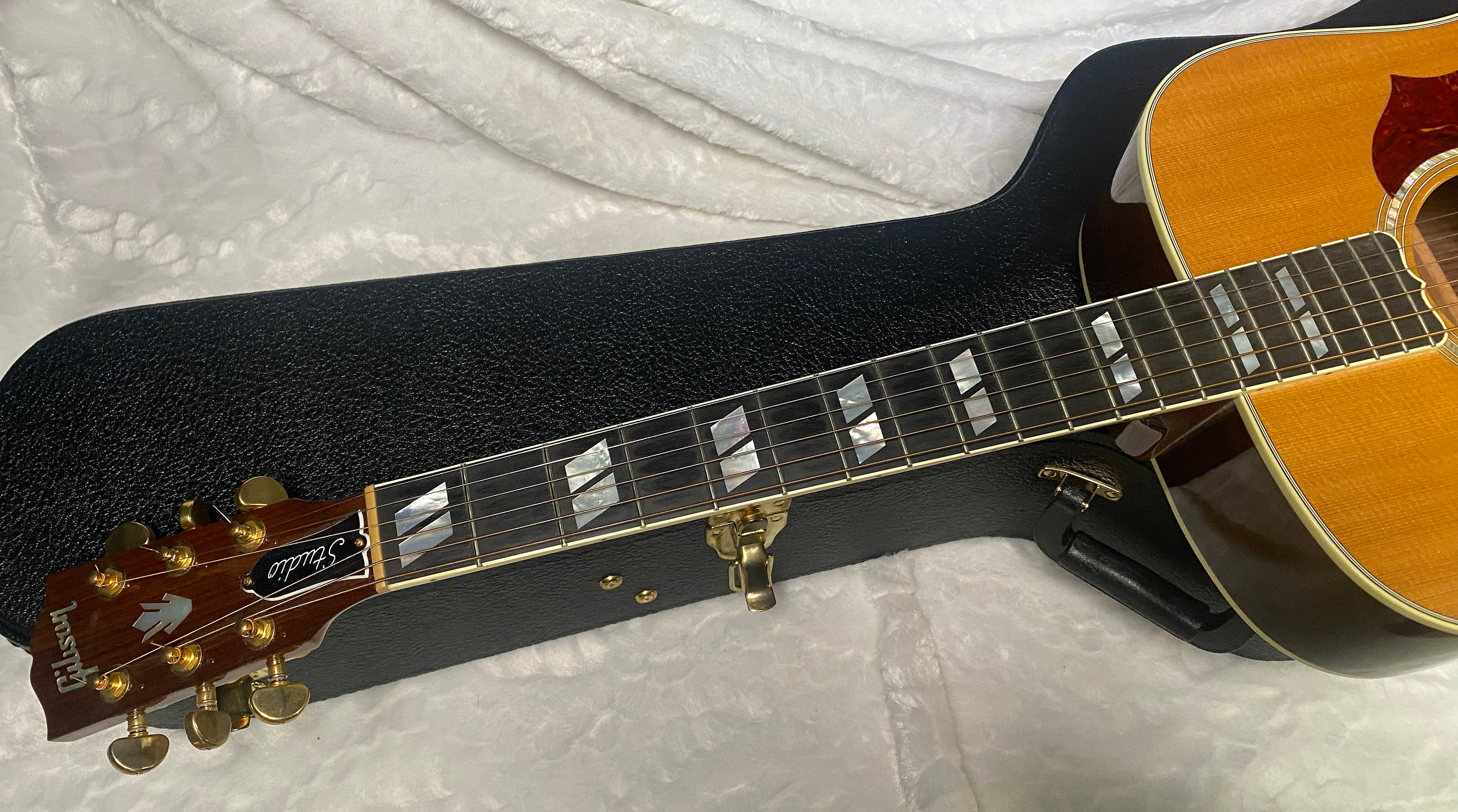 MINTY! 2011 Gibson Songwriter Deluxe Acoustic-Electric Guitar - Natural Finish - Authorized Dealer - 5lbs - Serial #12911011