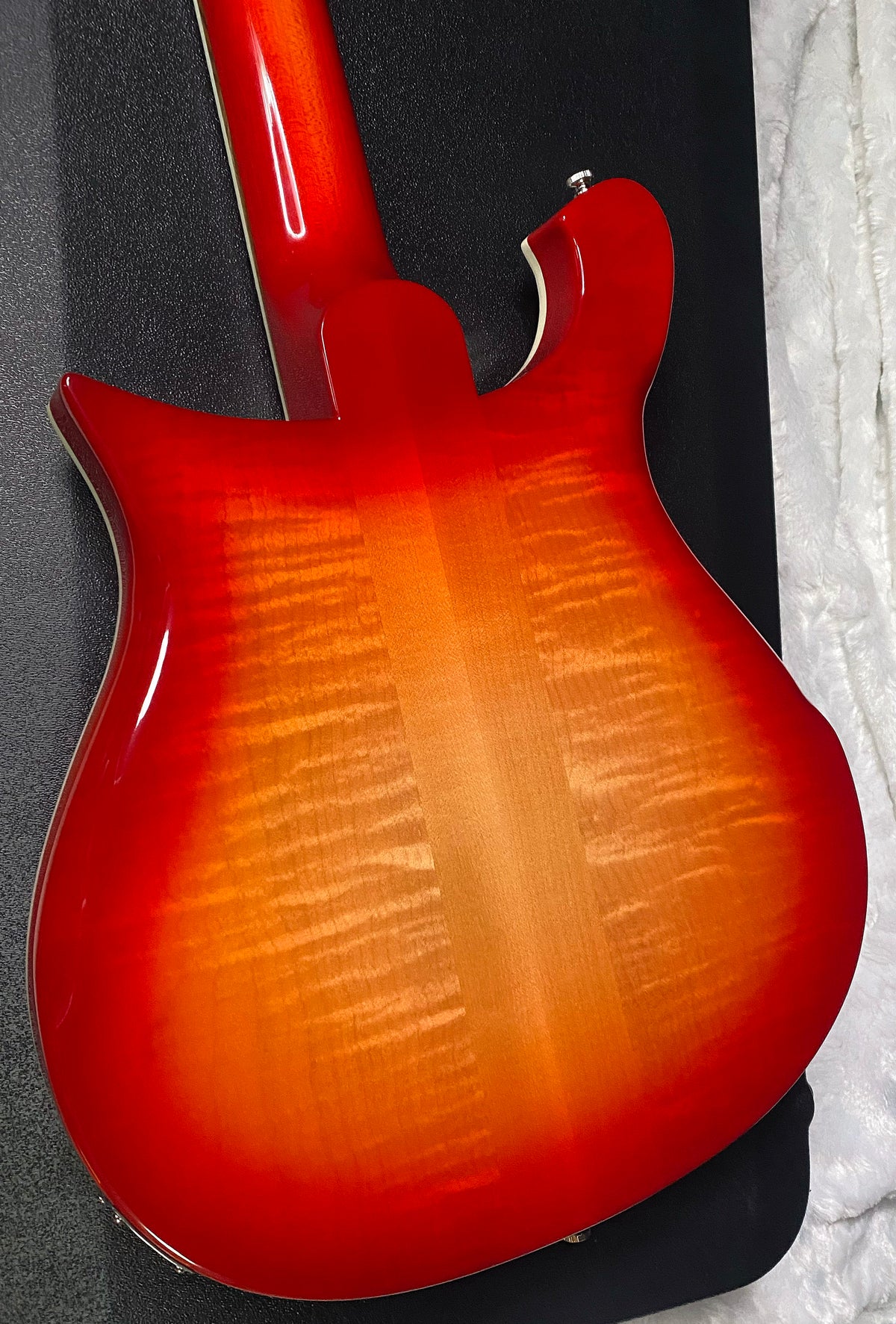 NEW ! Rickenbacker 660 Electric Guitar - Fire Glo - 7.3 lbs - Authorized Dealer - In-Stock! G07774