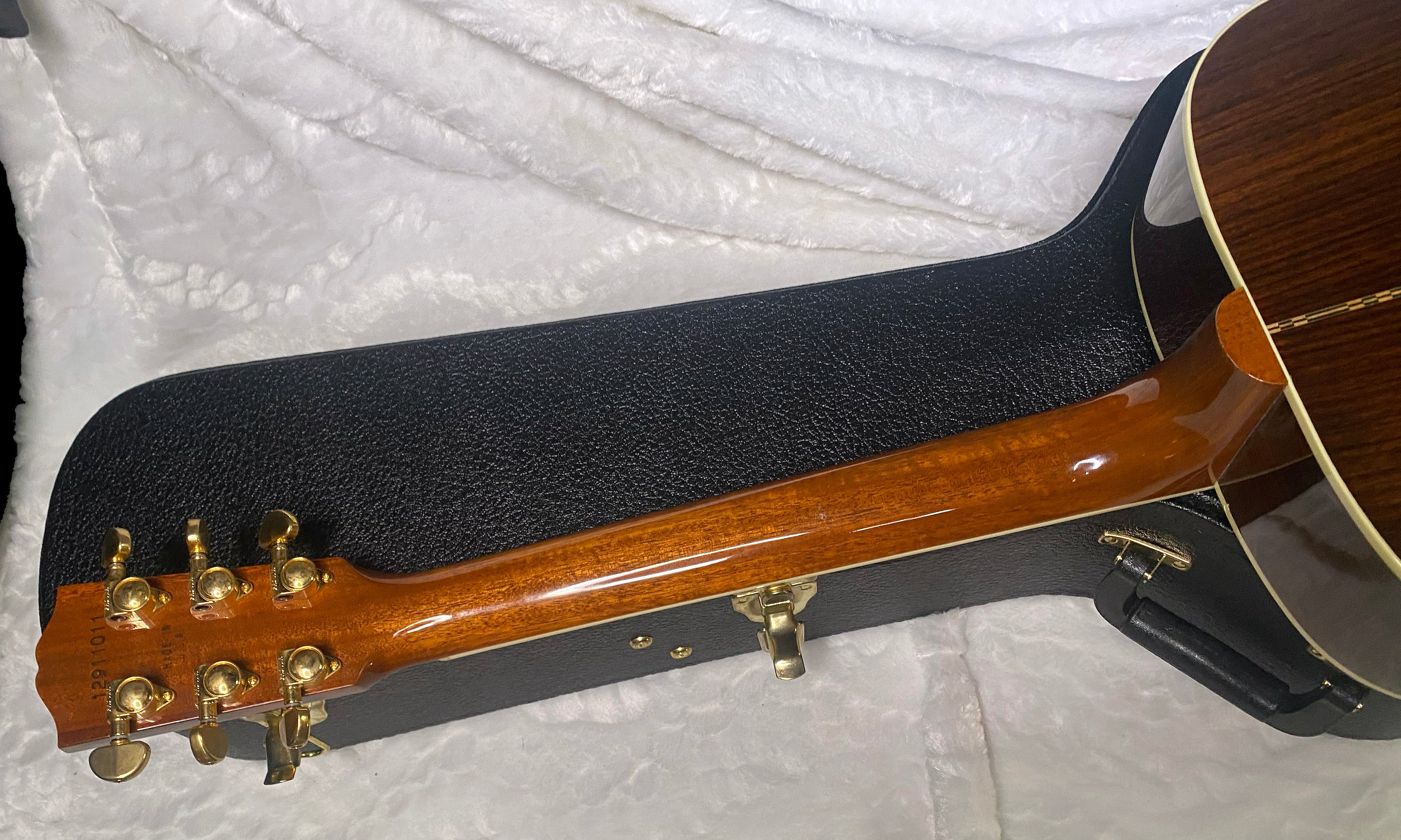 MINTY! 2011 Gibson Songwriter Deluxe Acoustic-Electric Guitar - Natural Finish - Authorized Dealer - 5lbs - Serial #12911011