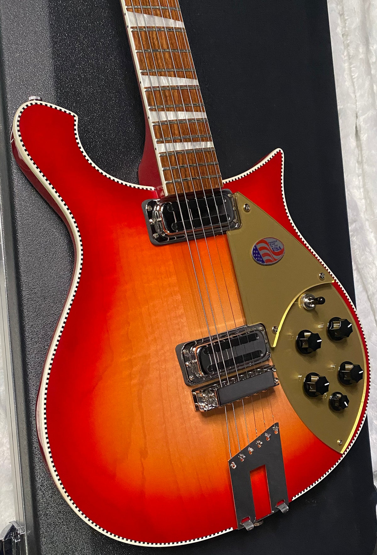 NEW ! Rickenbacker 660 Electric Guitar - Fire Glo - 7.2 lbs - Authorized Dealer - In-Stock! G07779