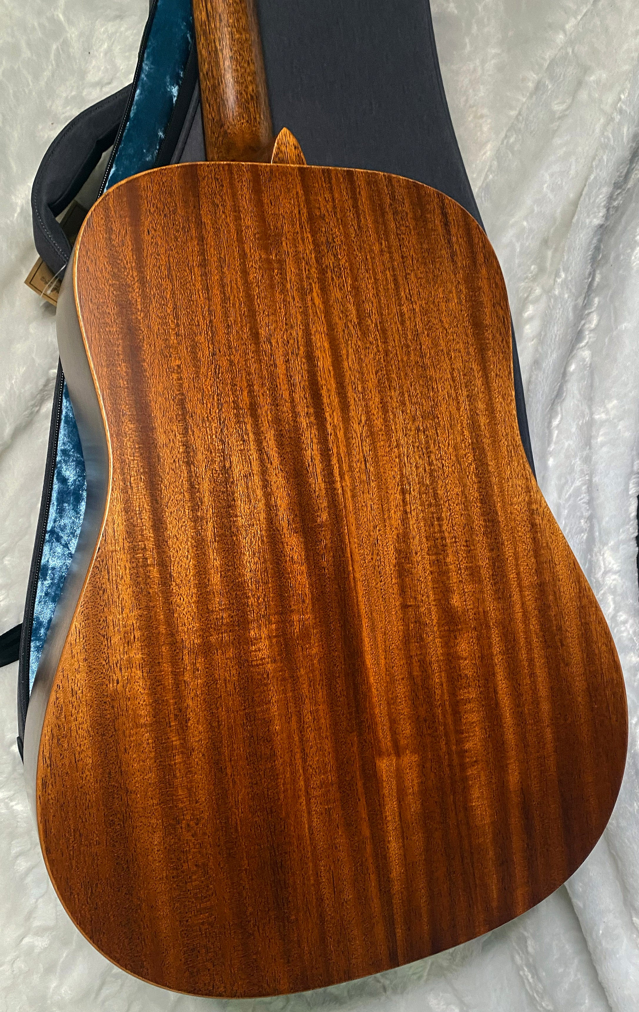 NEW ! Martin D15M StreetMaster Acoustic Guitar - Mahogany Burst - 3.85 lbs - Authorized Dealer - G06369