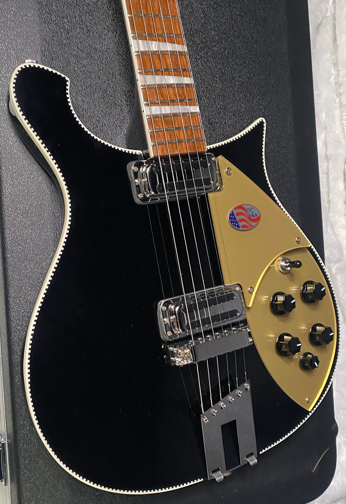 NEW ! Rickenbacker 660 Electric Guitar - Jet Glo - JG Only 7lbs - Authorized Dealer - In-Stock! G07775