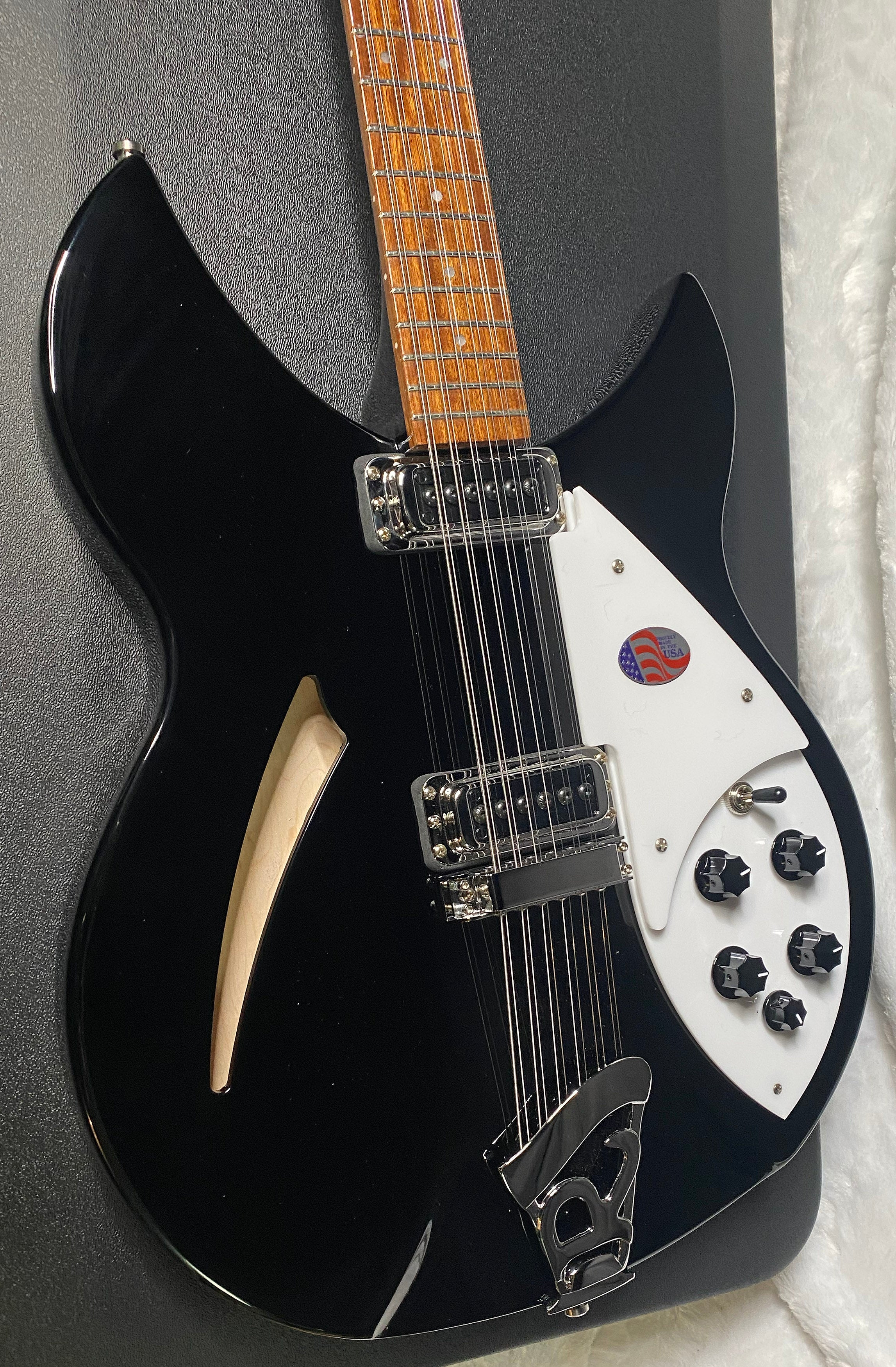 NEW! Rickenbacker 330/12 Jet Glo JG Jetglo - Semi Hollow 12-String Electric Guitar - Authorized Dealer - 8.2 lbs - G07067