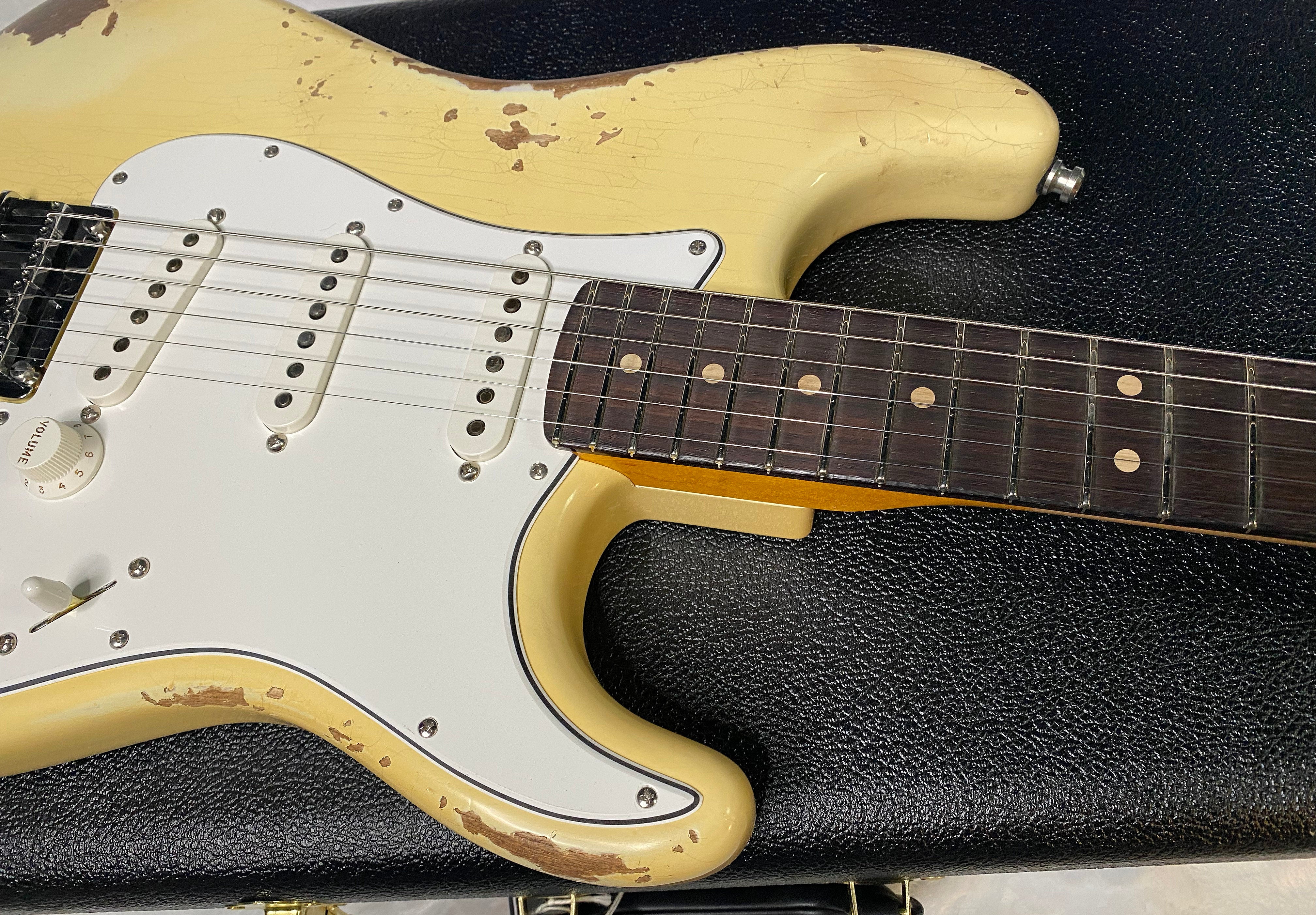 NEW! Fender Custom Deluxe Strat Heavy Relic - Aged Vintage White - Matching Peg Head - Authorized Dealer - 7.25lbs - G06378