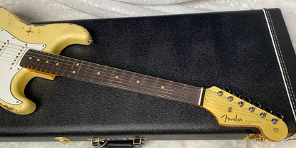 NEW! Fender Custom Deluxe Strat Heavy Relic - Aged Vintage White - Matching Peg Head - Authorized Dealer - 7.25lbs - G06378