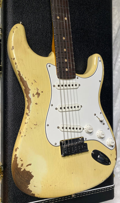 NEW! Fender Custom Deluxe Strat Heavy Relic - Aged Vintage White - Matching Peg Head - Authorized Dealer - 7.25lbs - G06378