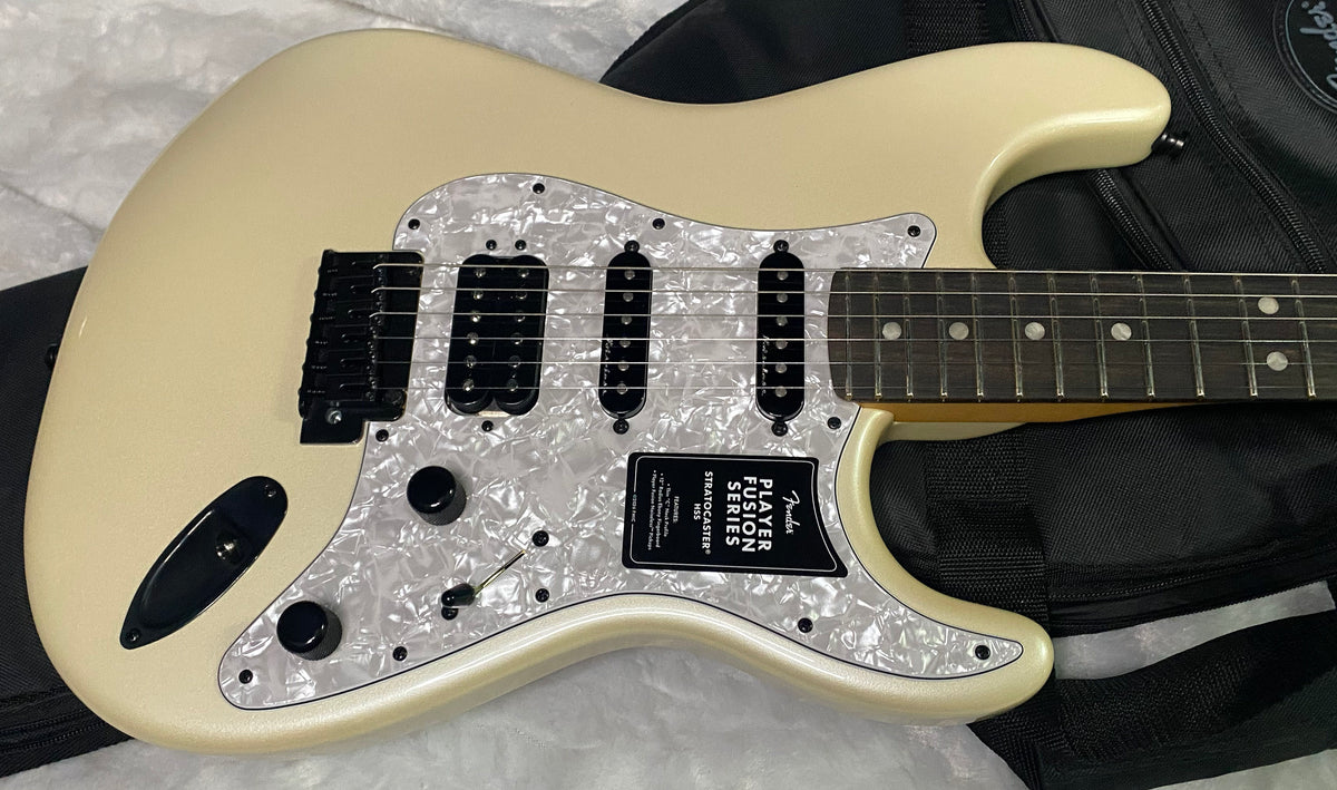 NEW ! Fender Limited Edition Player Fusion Stratocaster HSS - Ebony Fingerboard - Olympic Pearl - 7.8lbs - Authorized Dealer - G07783