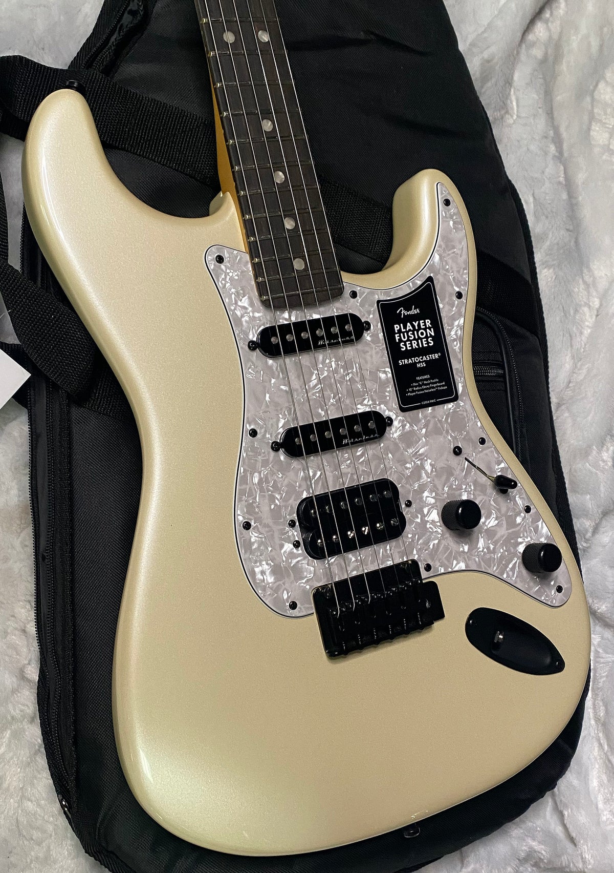 NEW ! Fender Limited Edition Player Fusion Stratocaster HSS - Ebony Fingerboard - Olympic Pearl - 7.8lbs - Authorized Dealer - G07783