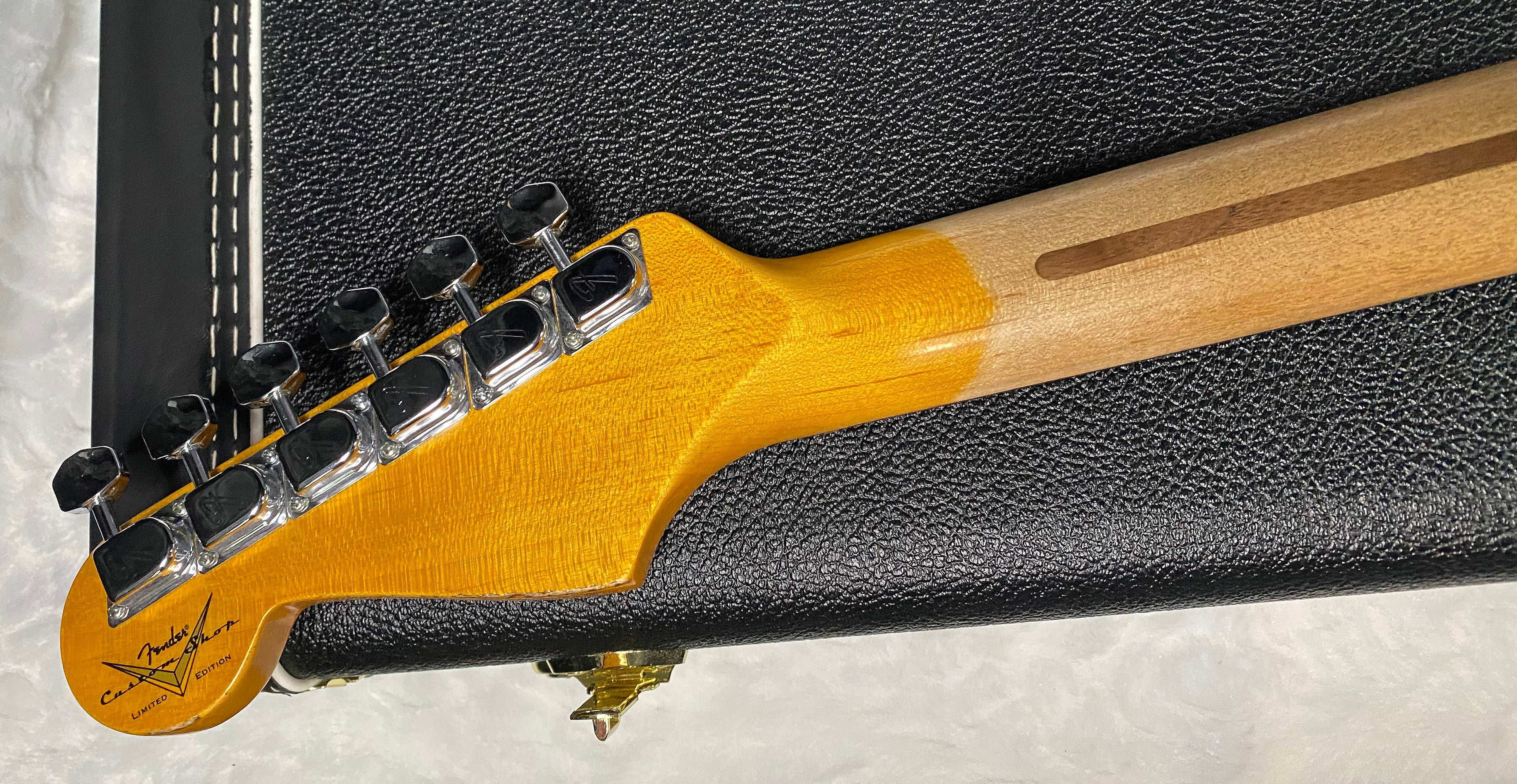 NEW! Fender Custom Deluxe Strat Heavy Relic - Aged Vintage White - Matching Peg Head - Authorized Dealer - 7.25lbs - G06378